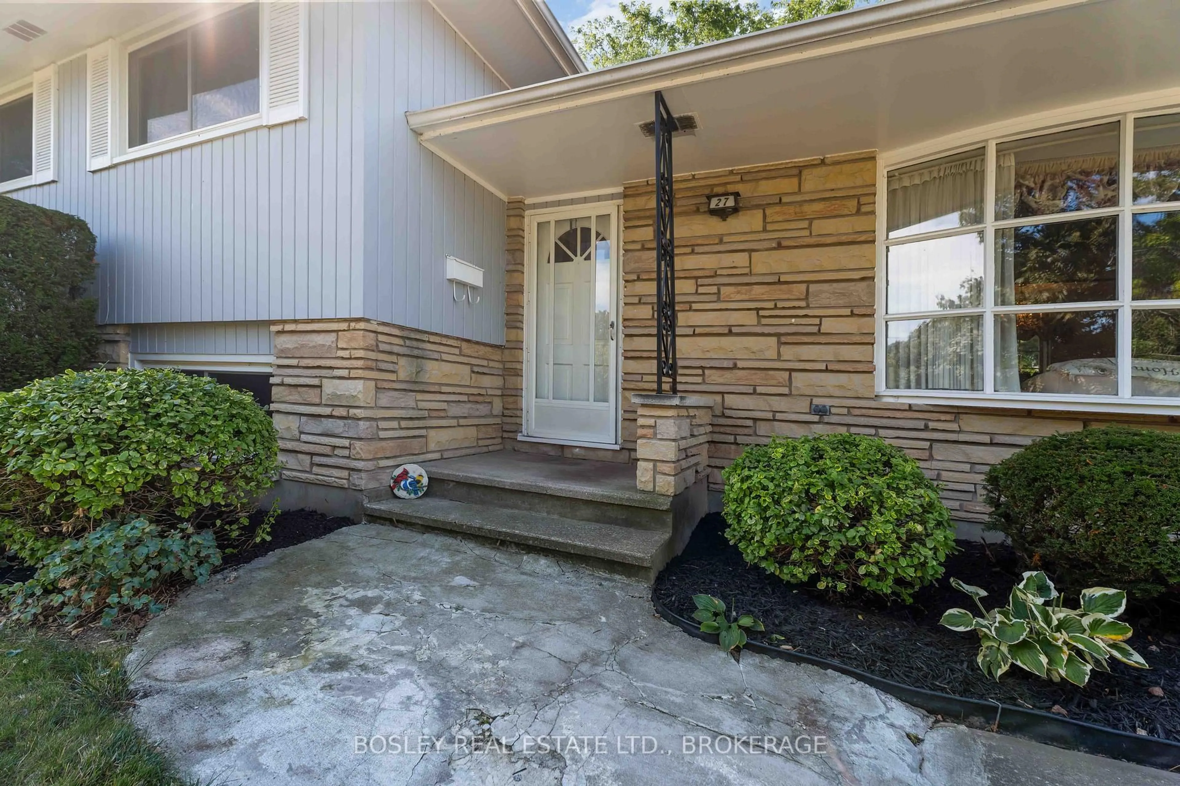 Unknown for 27 Meadowlark Cres, St. Catharines Ontario L2N 2M6