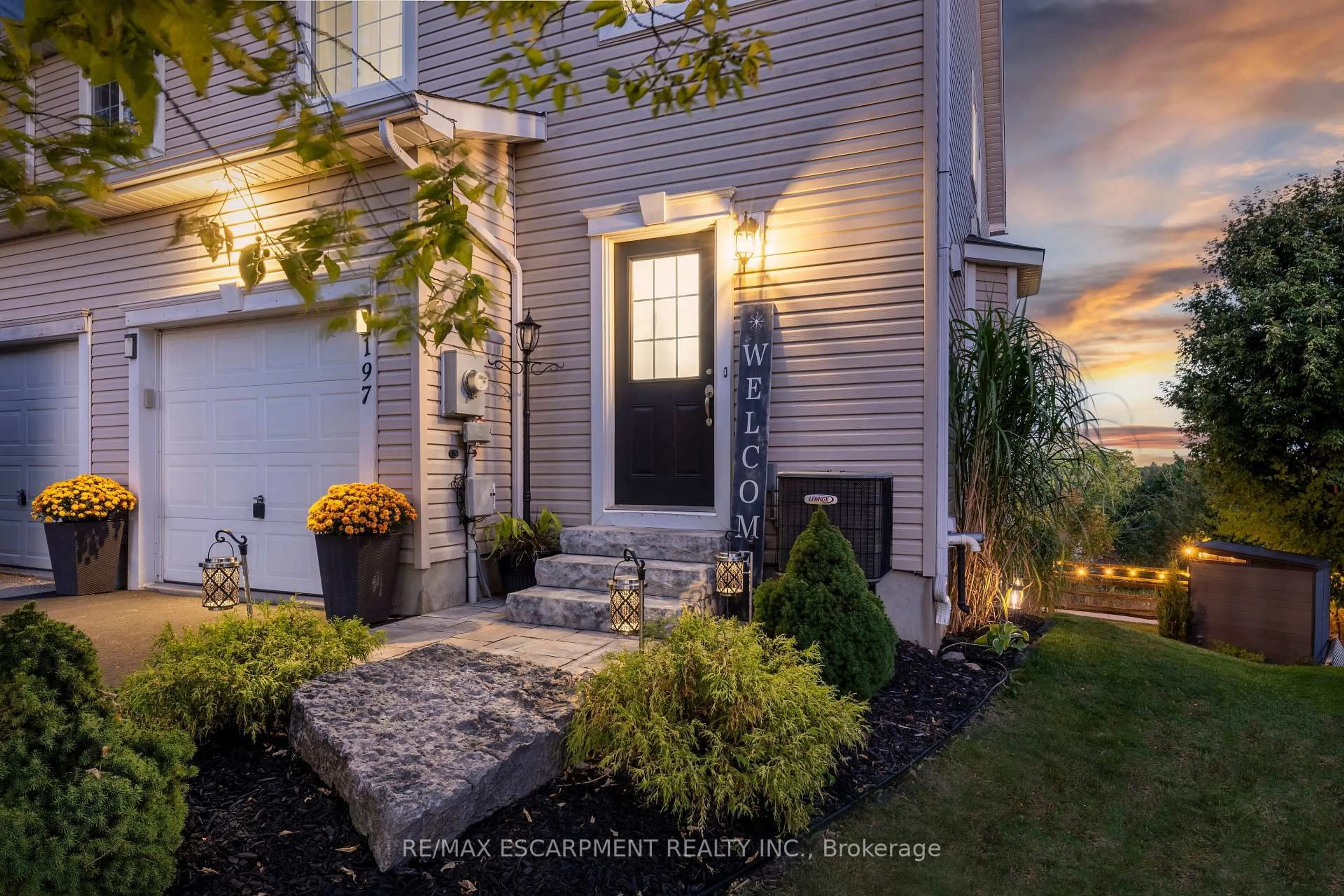 Indoor entryway for 197 Carters Lane, Guelph/Eramosa Ontario N0B 2K0