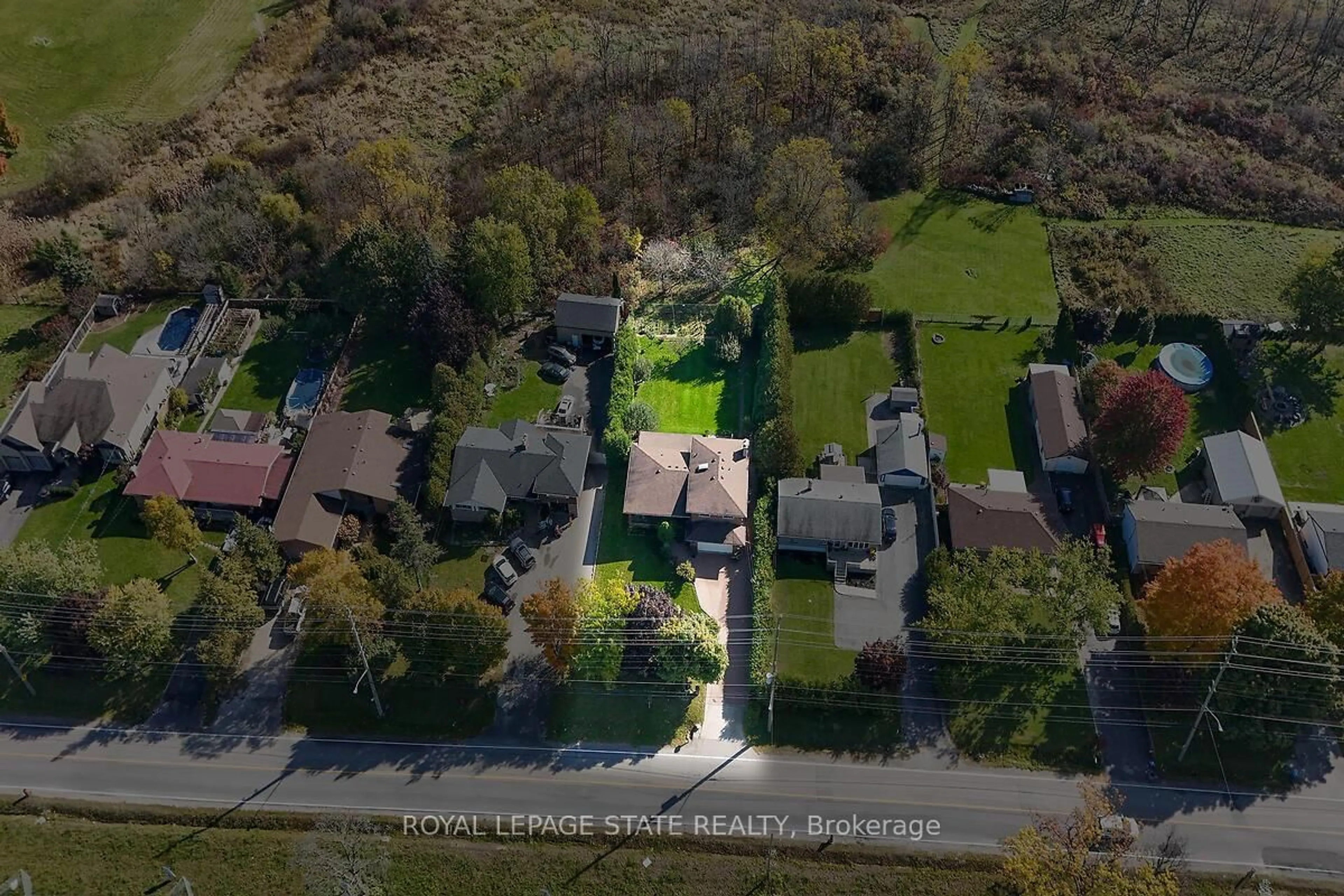 A pic from outside/outdoor area/front of a property/back of a property/a pic from drone, street for 53 Glover Rd, Hamilton Ontario L8W 3S8