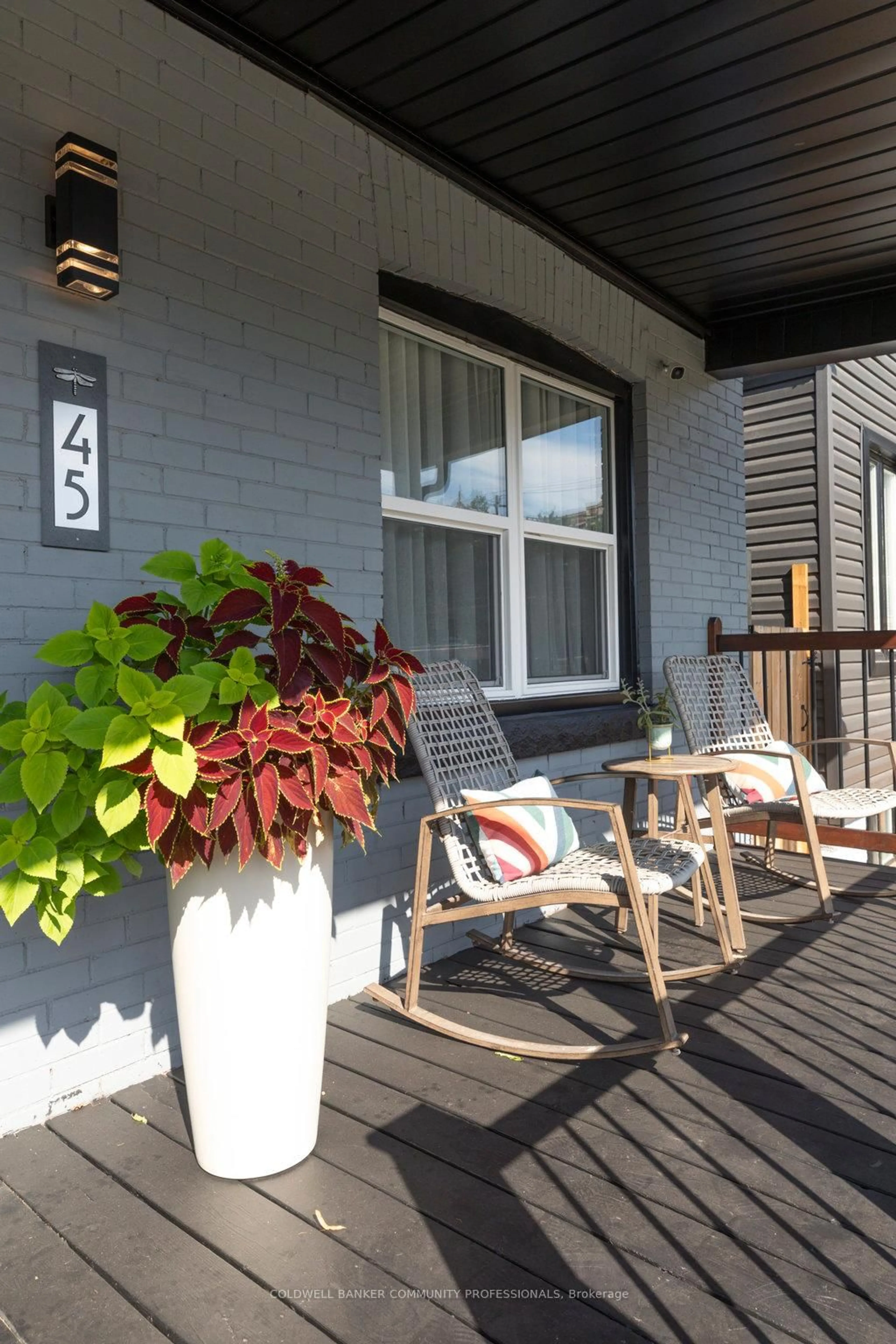 Patio, street for 45 Tragina Ave, Hamilton Ontario L8H 5C4