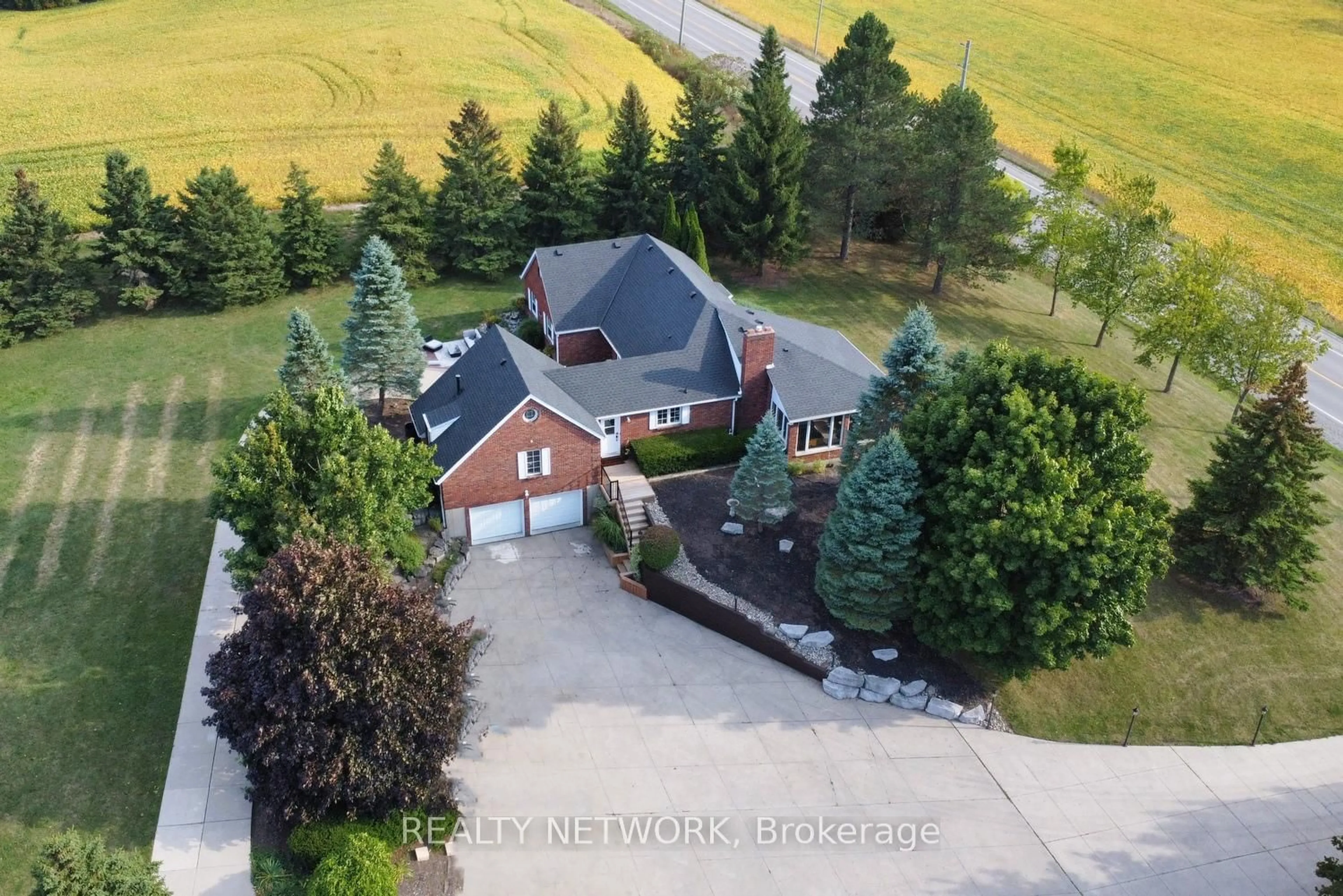 A pic from outside/outdoor area/front of a property/back of a property/a pic from drone, mountain view for 1284 Highway 54 Highway, Haldimand Ontario N3W 1V9