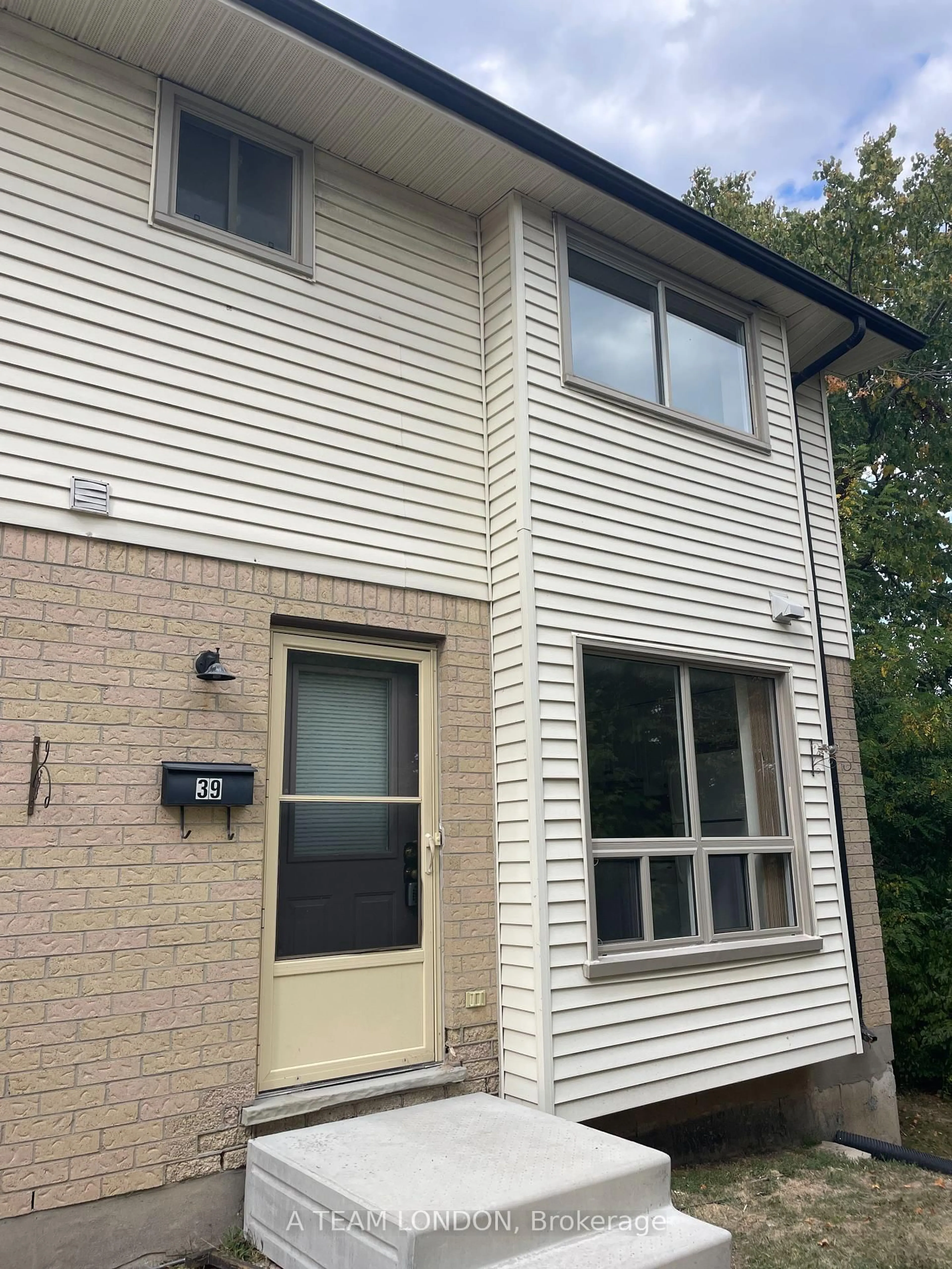 Home with brick exterior material, street for 355 Sandringham Cres #39, London South Ontario N6C 5K3
