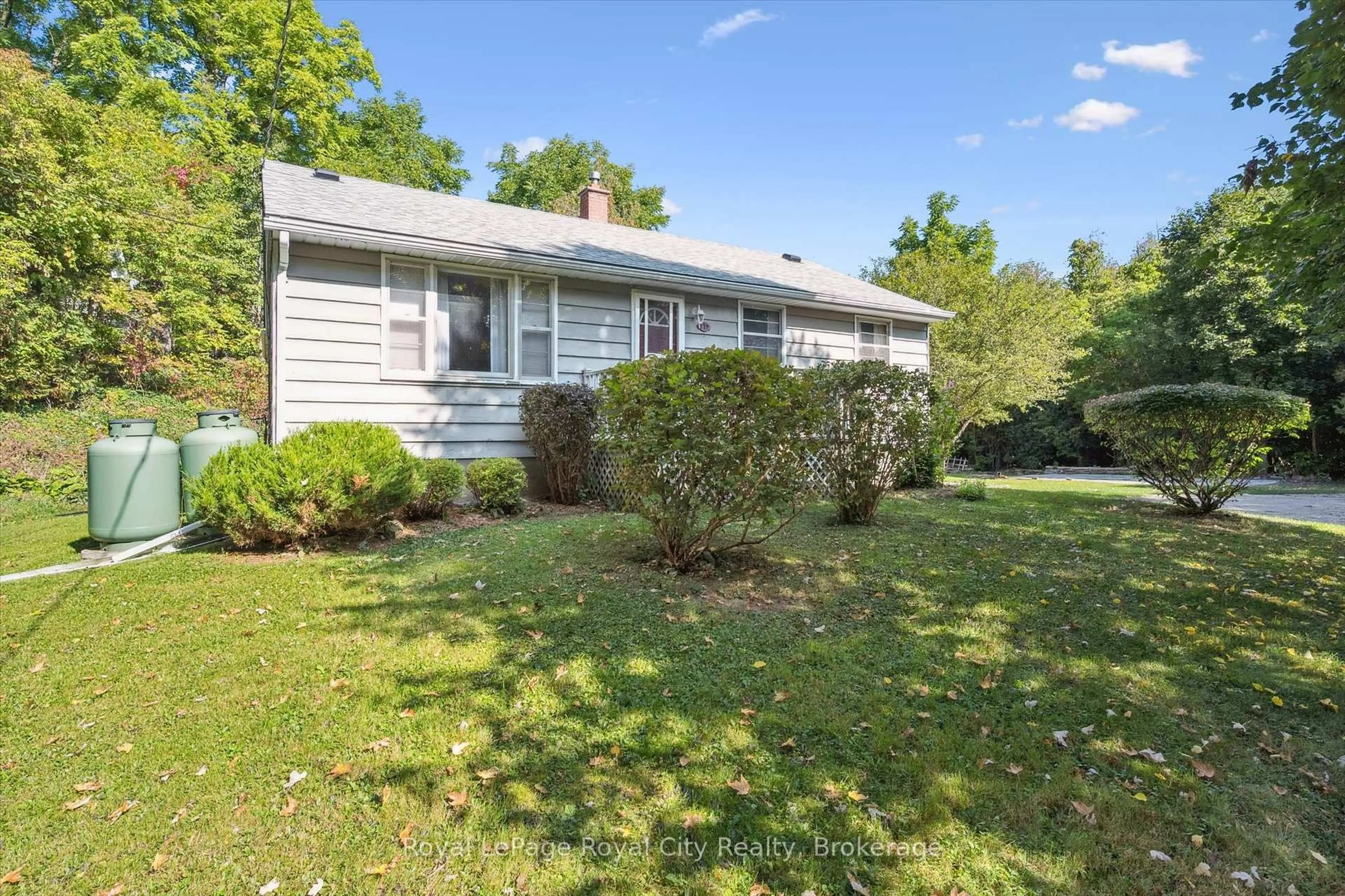 Home with vinyl exterior material, street for 179 Dowler St, Guelph/Eramosa Ontario N0B 2K0