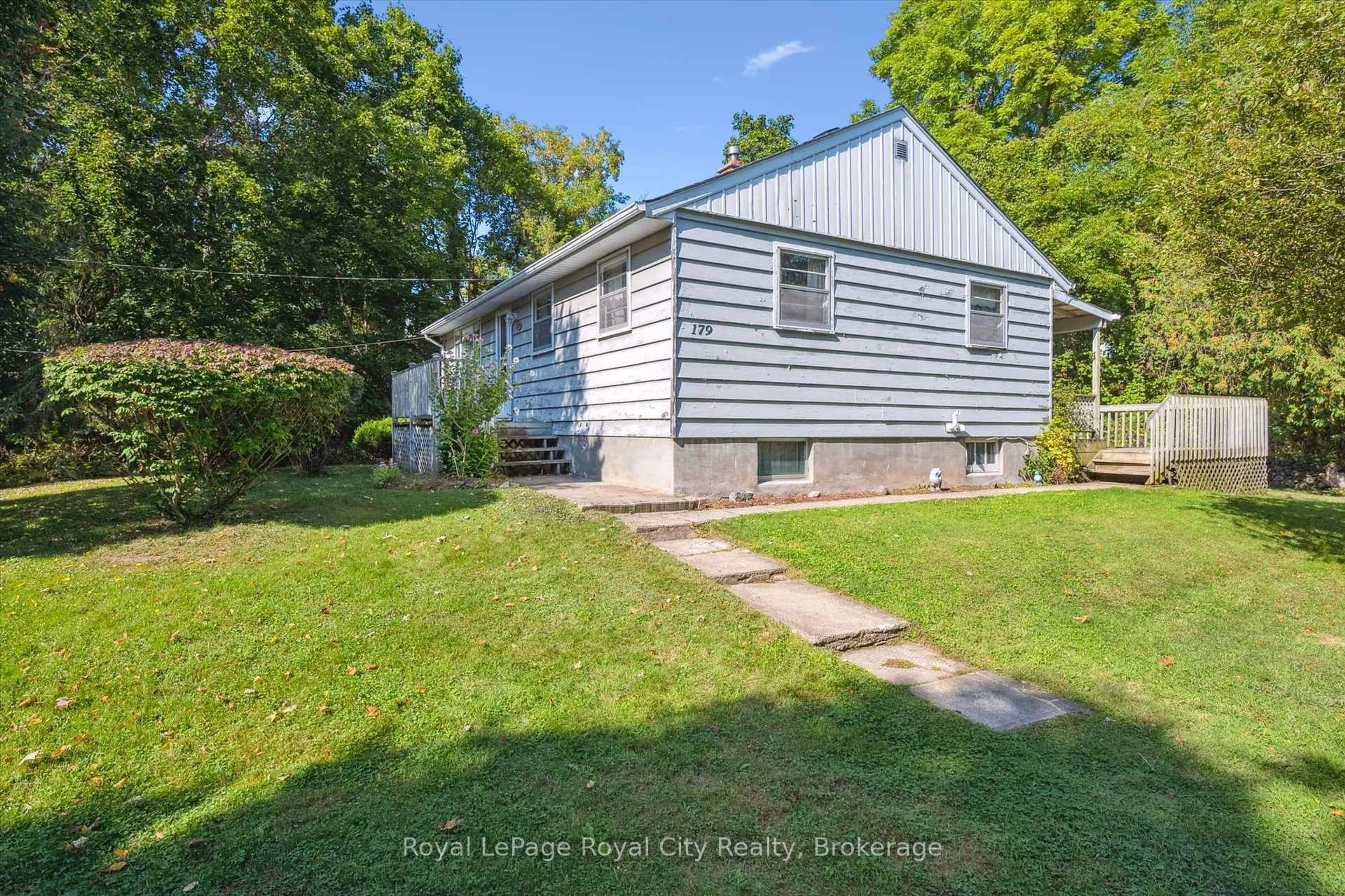 A pic from outside/outdoor area/front of a property/back of a property/a pic from drone, street for 179 Dowler St, Guelph/Eramosa Ontario N0B 2K0