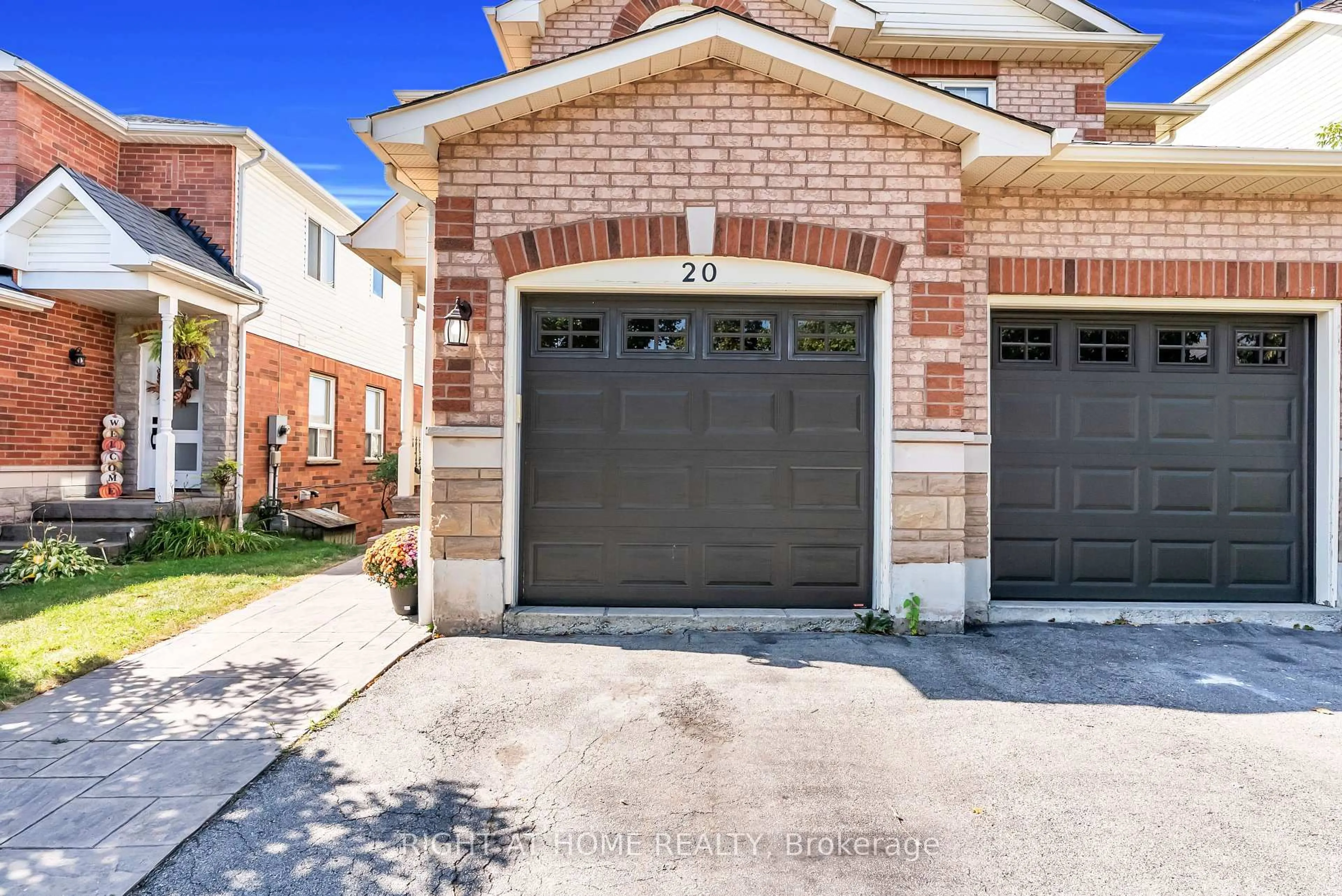 Home with brick exterior material, street for 20 SLATER Crt, Hamilton Ontario L0R 2H5