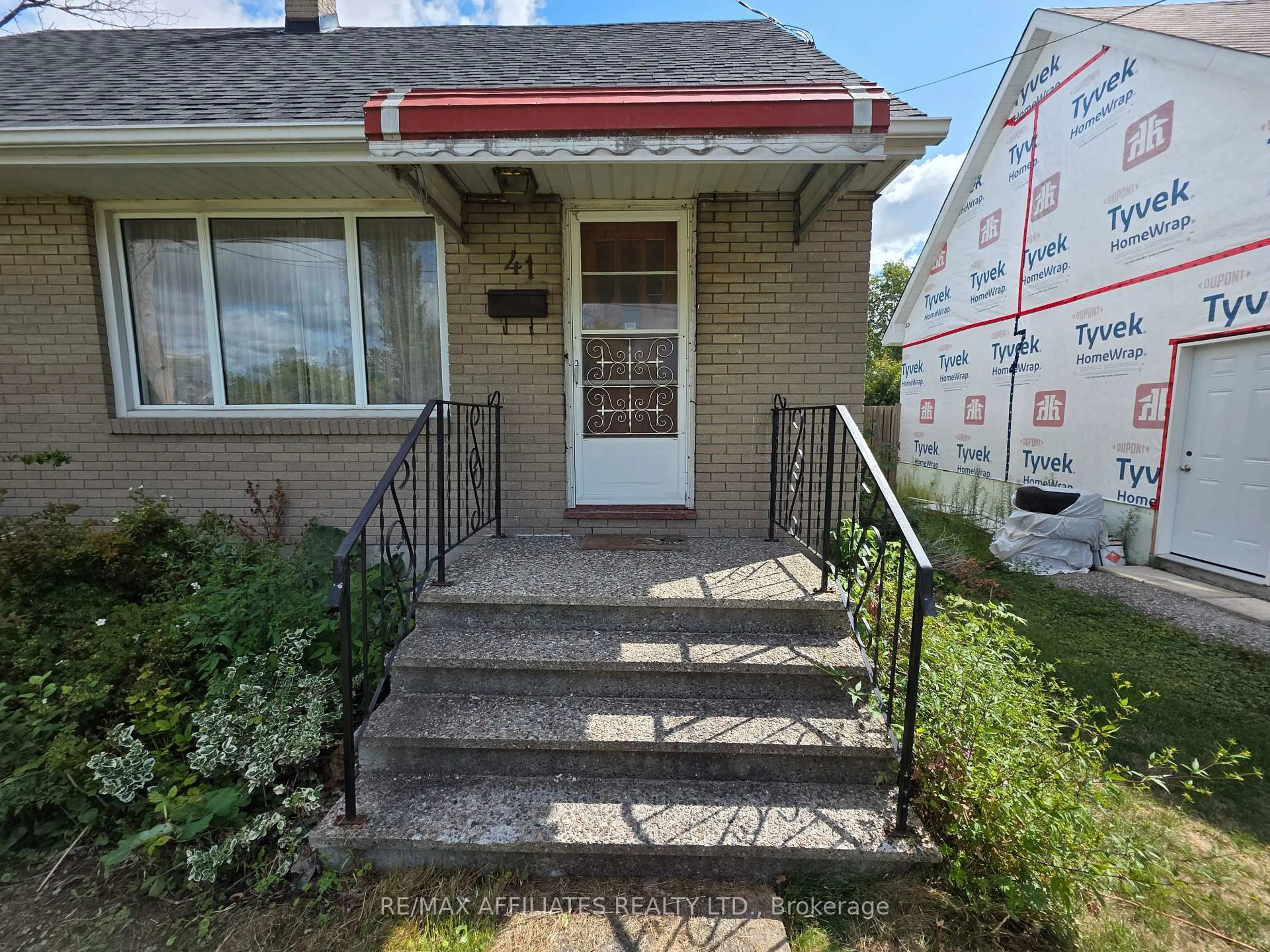 Unknown for 41 Elgin St, Smiths Falls Ontario K7A 3C5