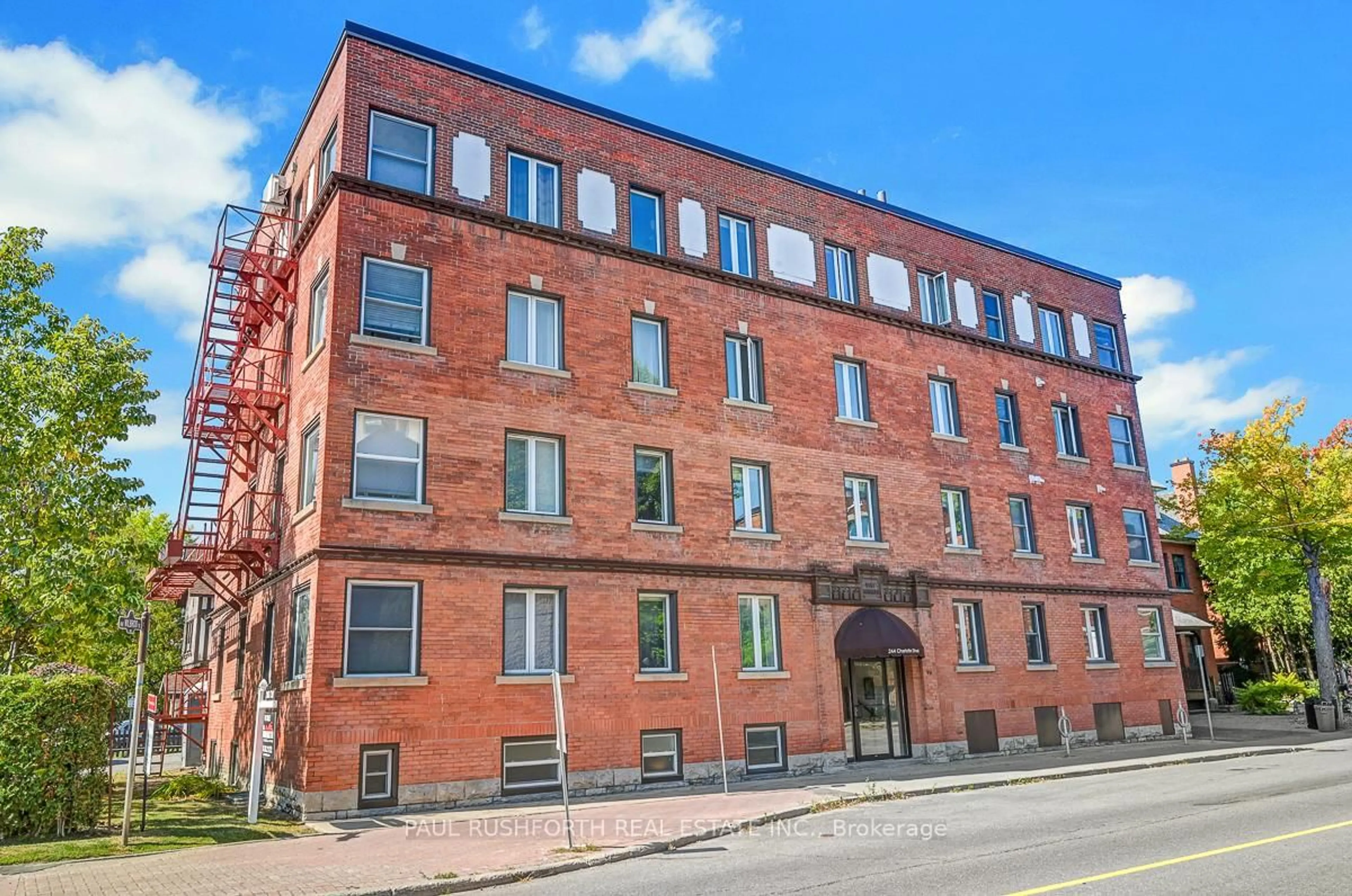 Home with brick exterior material, building for 244 Charlotte St #1, Ottawa Ontario K1N 8L3