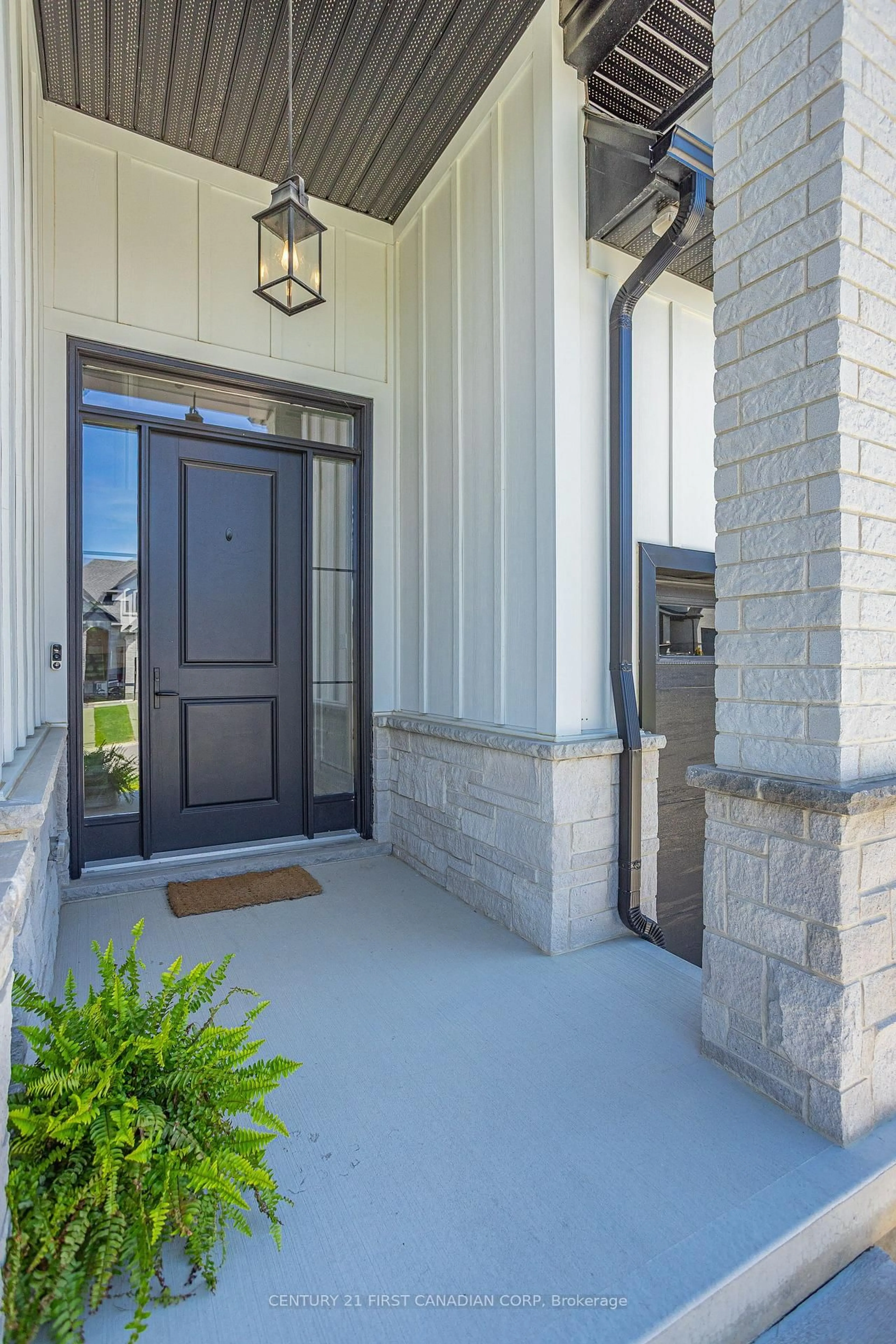 Indoor entryway for 994 Riverbend Rd, London South Ontario N6K 0J3