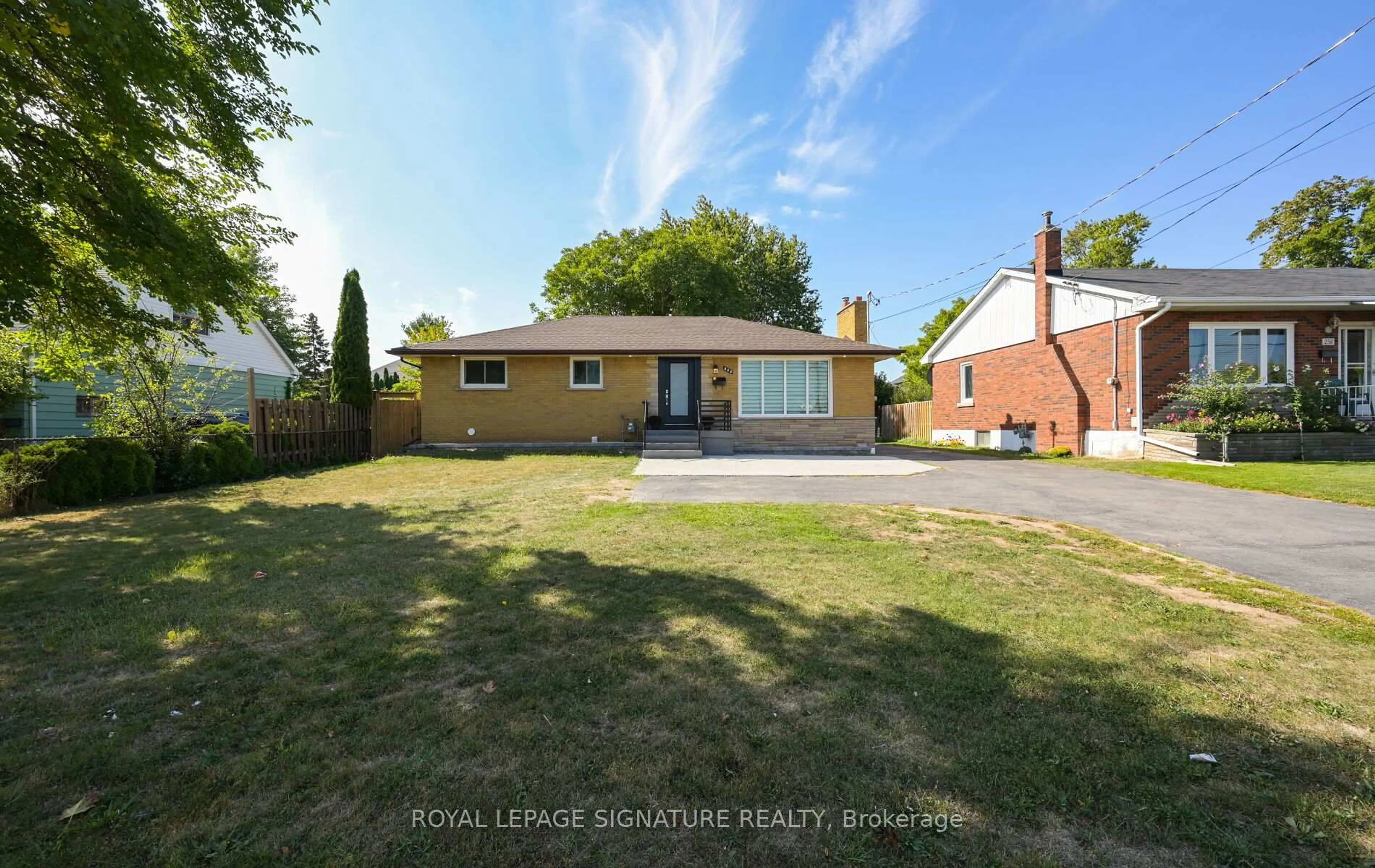 A pic from outside/outdoor area/front of a property/back of a property/a pic from drone, street for 262 Barton St, Hamilton Ontario L8E 2K5