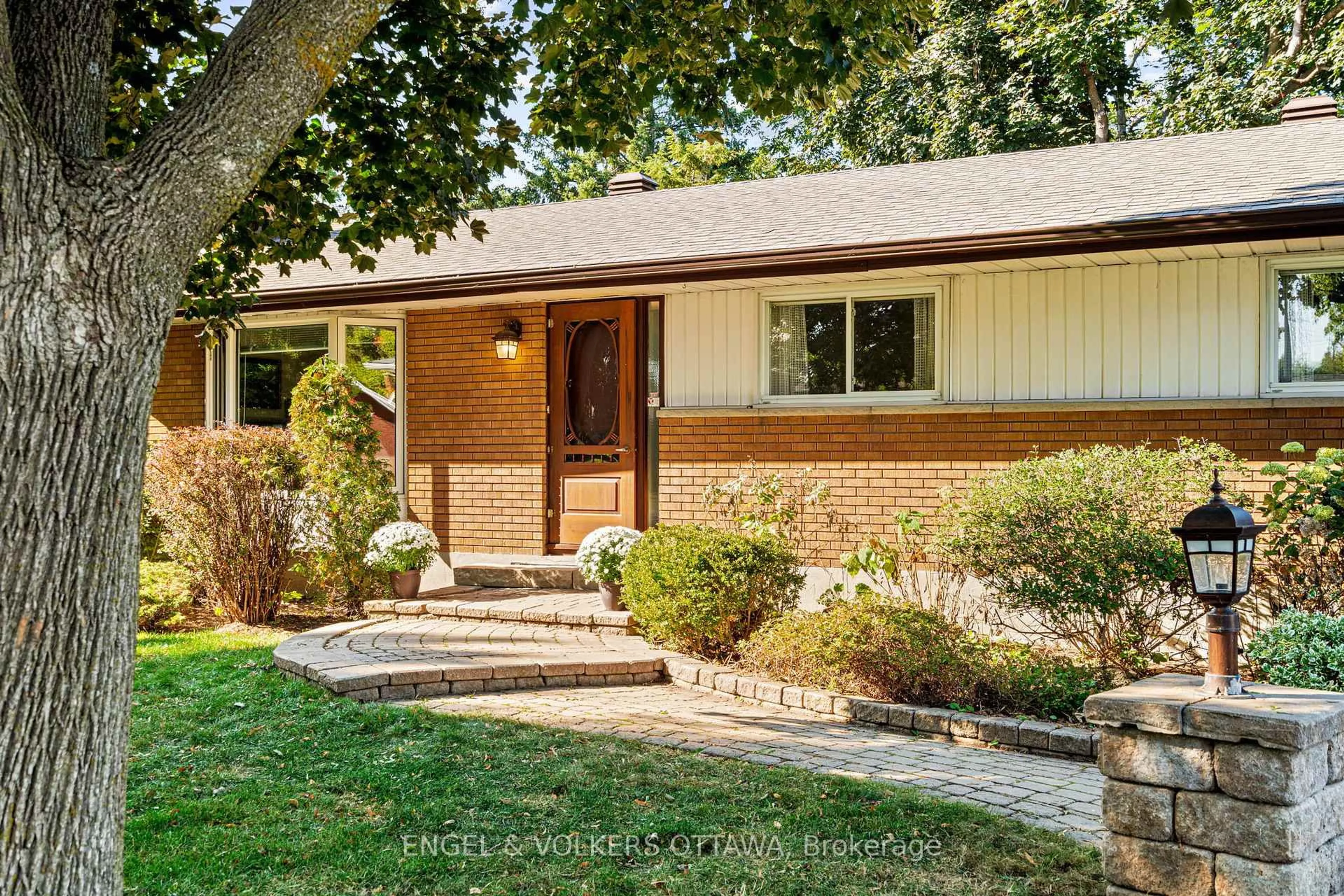 Home with brick exterior material, street for 609 Blanchard Cres, Ottawa Ontario K1V 7B7