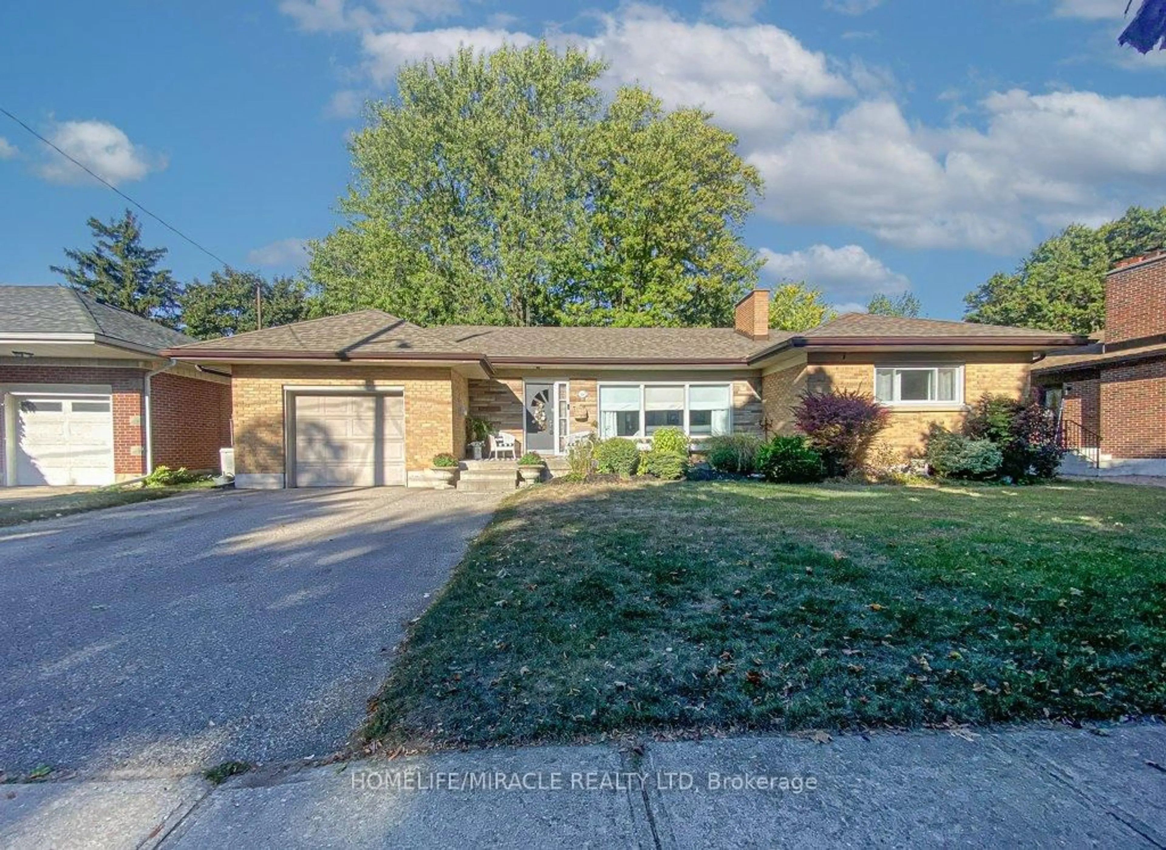 Home with brick exterior material, street for 38 Kingsway Cres, Brantford Ontario N3S 1M7