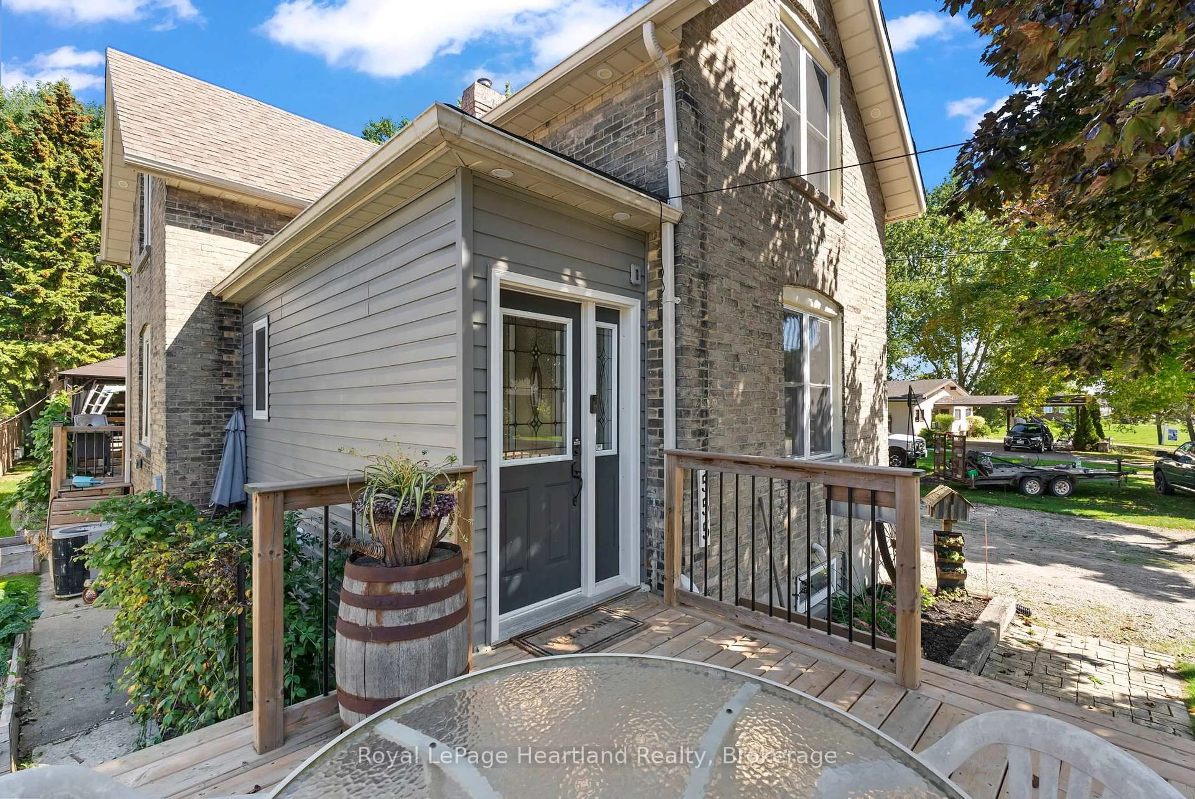 Unknown for 555 RAGLAN St, Minto Ontario N0G 2P0
