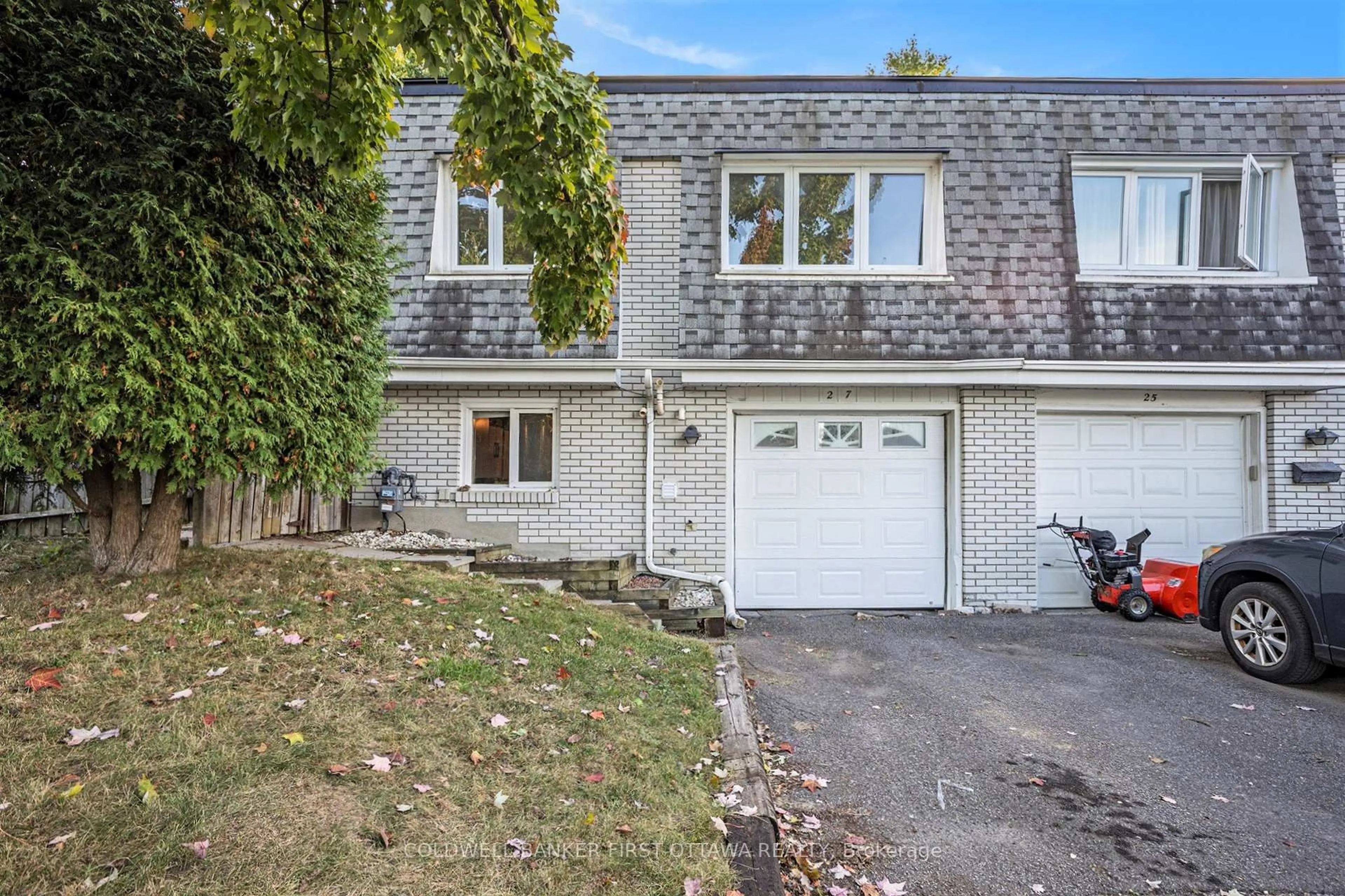 Home with vinyl exterior material, street for 27 Ariel Crt, Ottawa Ontario K2H 8J1