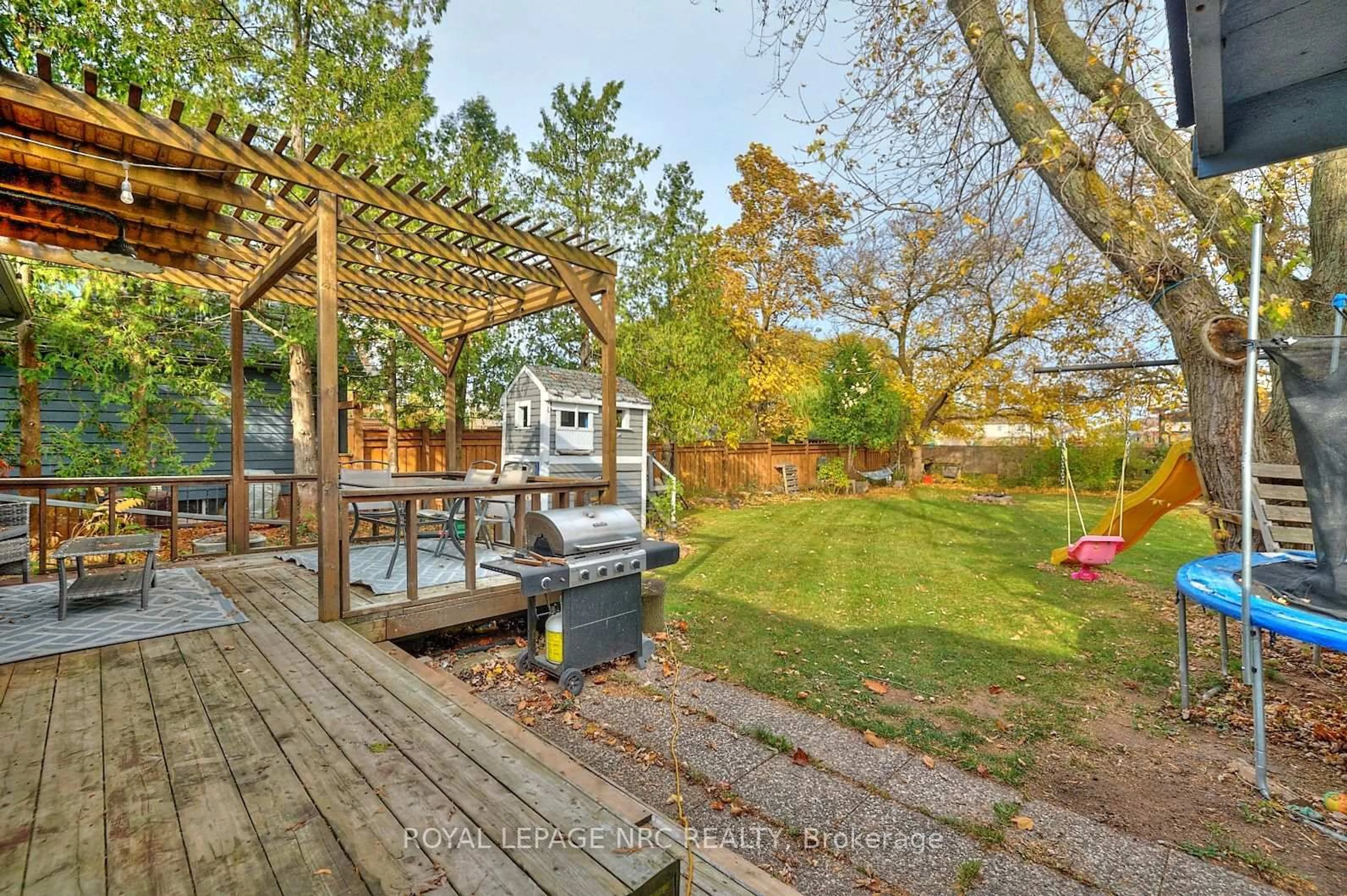 Patio, water/lake/river/ocean view for 5079 Park Ave, Lincoln Ontario L3J 0H9