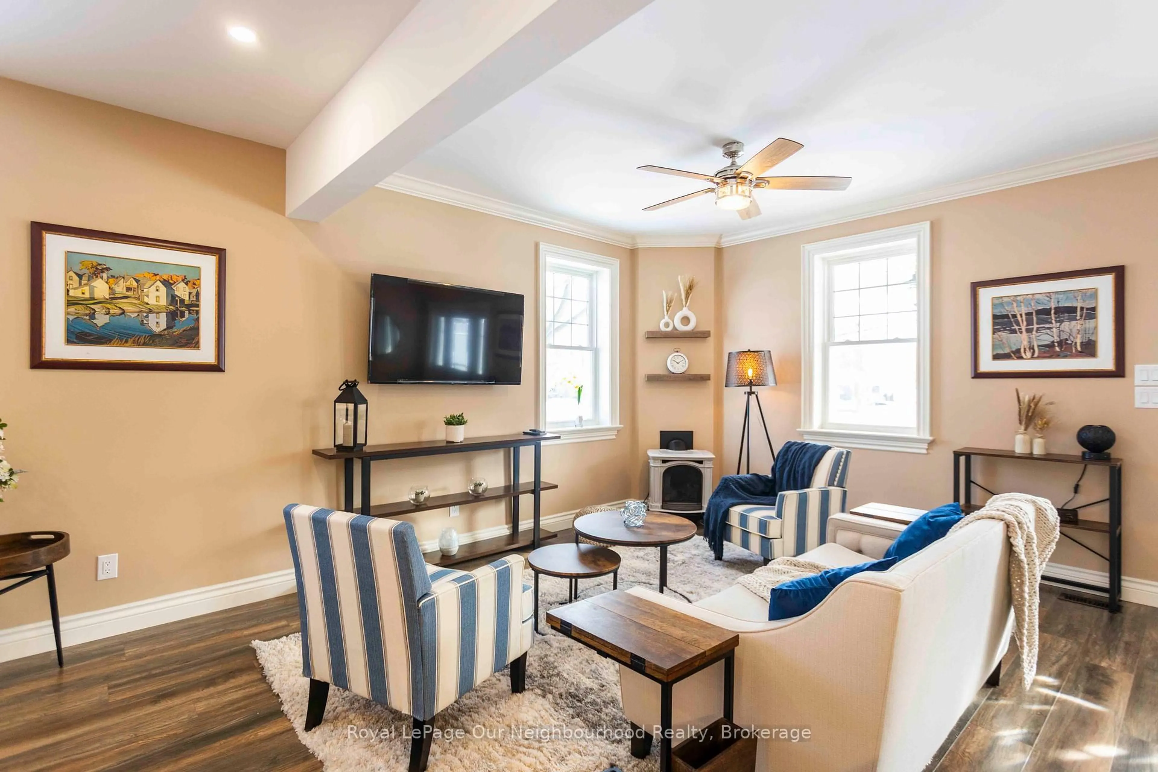 Living room with furniture, unknown for 196 Guelph St, Guelph/Eramosa Ontario N0B 2K0