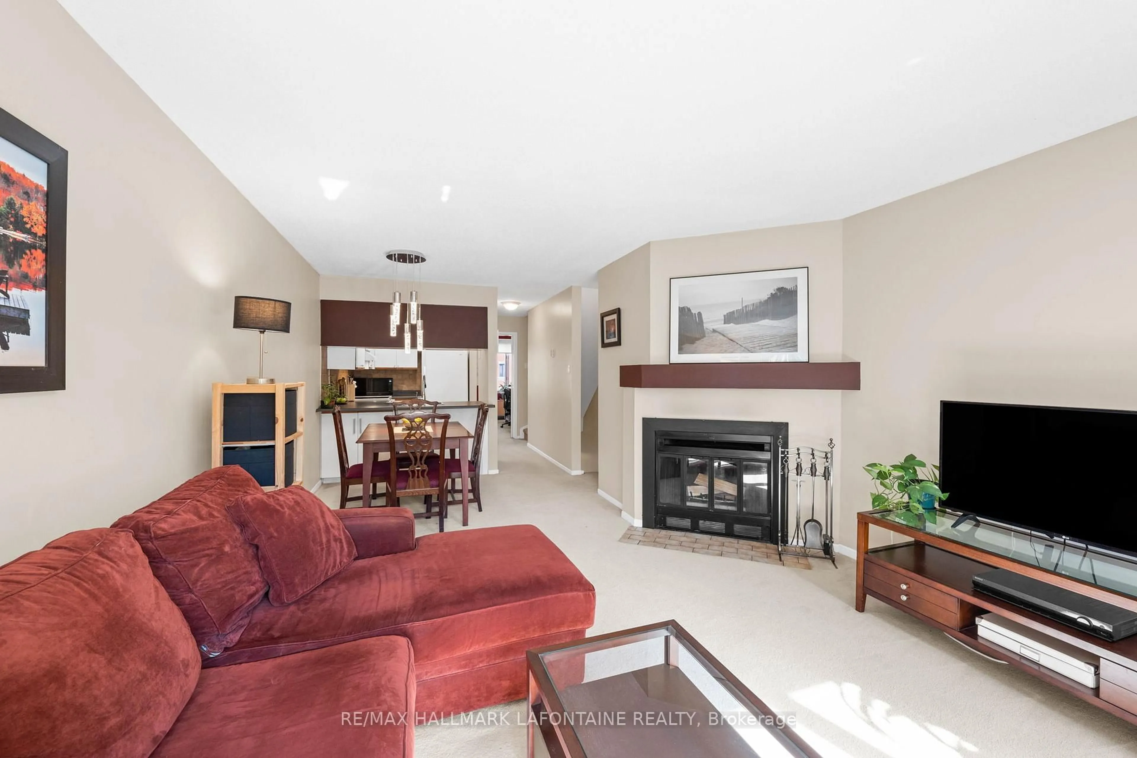 Living room with furniture, unknown for 12 Crispin Private, Ottawa Ontario K1K 2T8