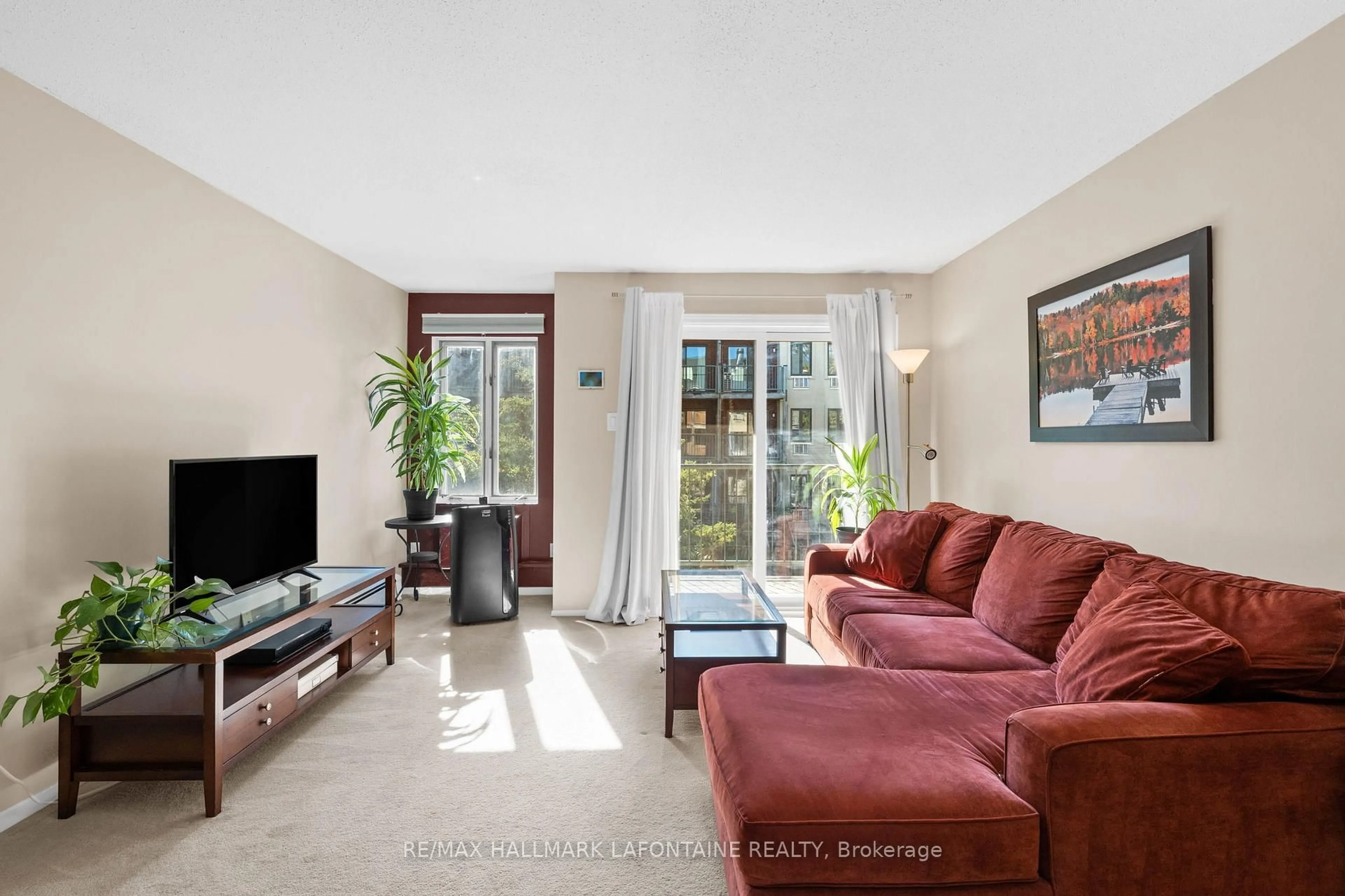 Living room with furniture, unknown for 12 Crispin Private, Ottawa Ontario K1K 2T8