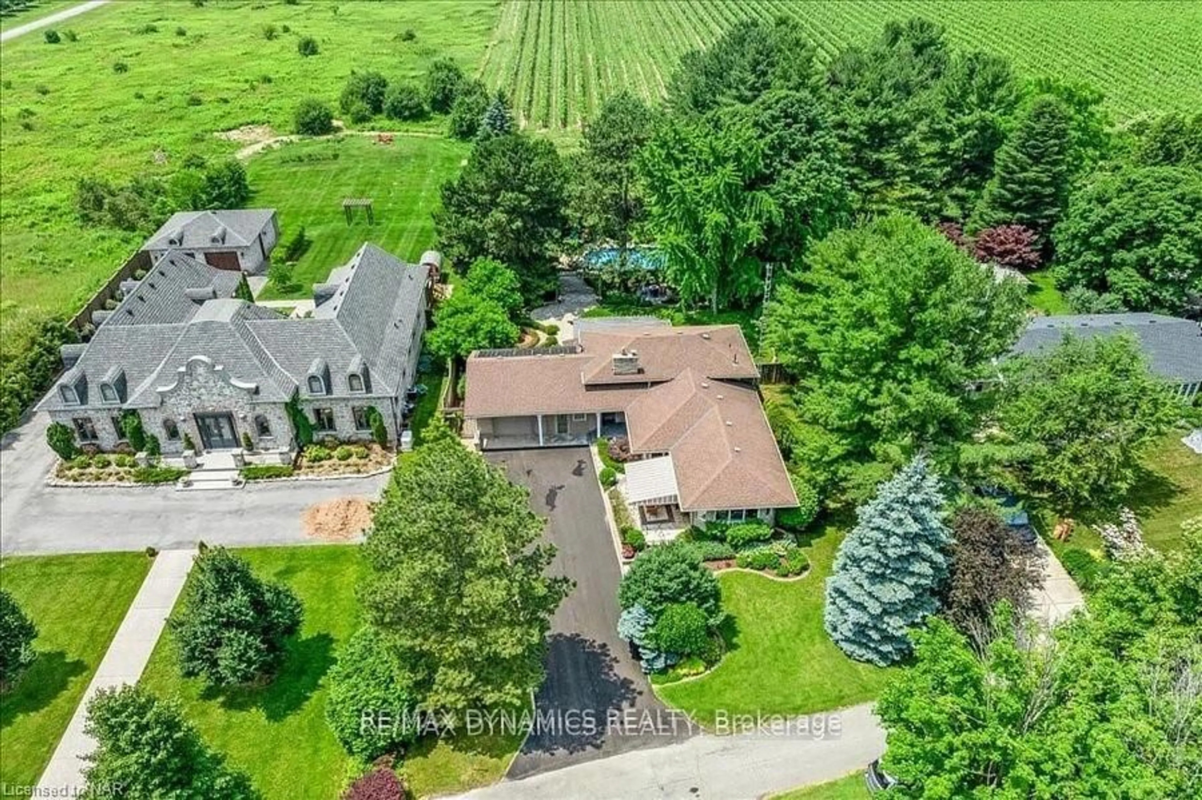 A pic from outside/outdoor area/front of a property/back of a property/a pic from drone, unknown for 15842 NIAGARA RIVER Pkwy, Niagara-on-the-Lake Ontario L0S 1J0