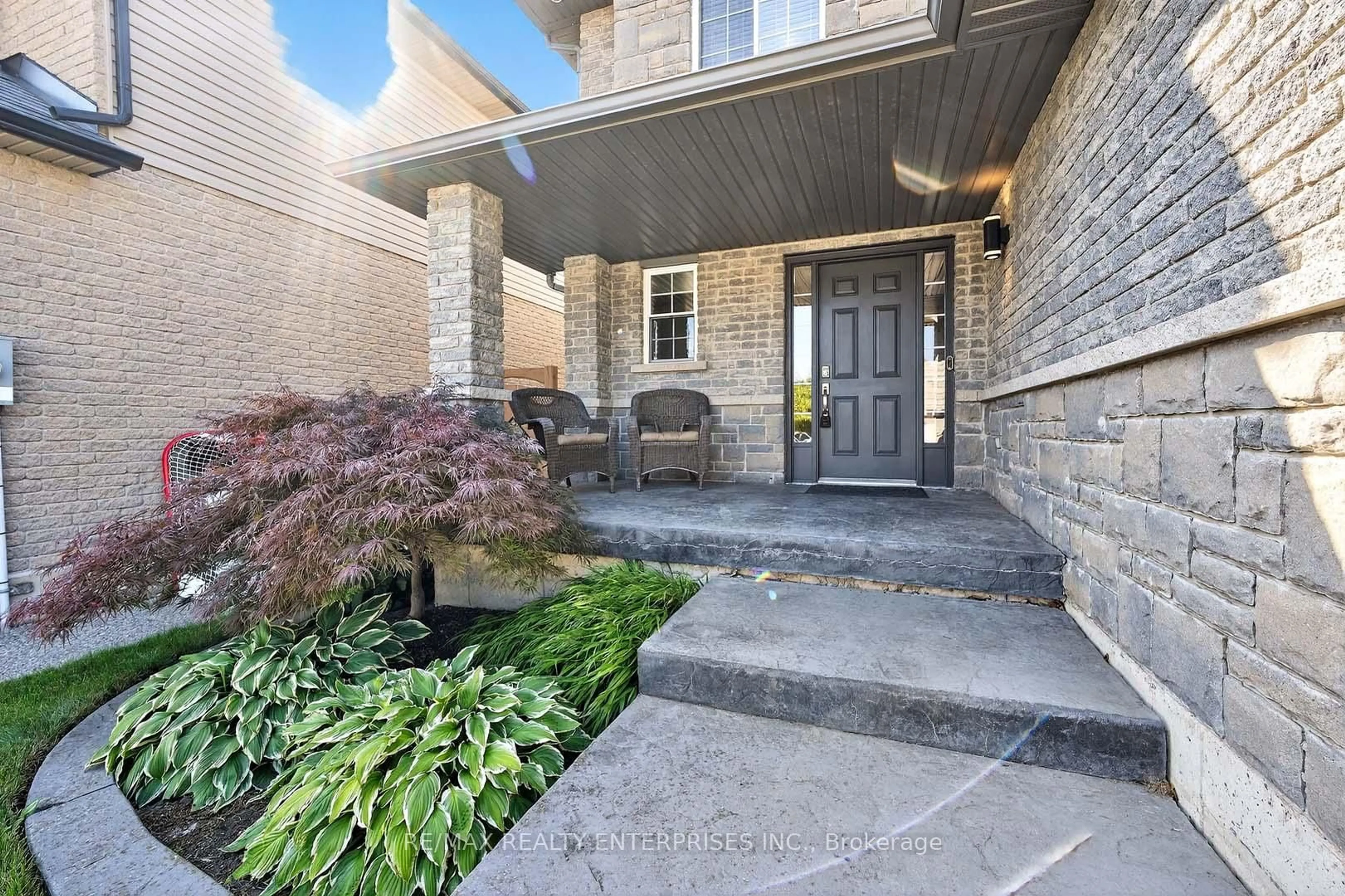 Unknown for 1366 Upper Paradise Rd, Hamilton Ontario L9B 0C3