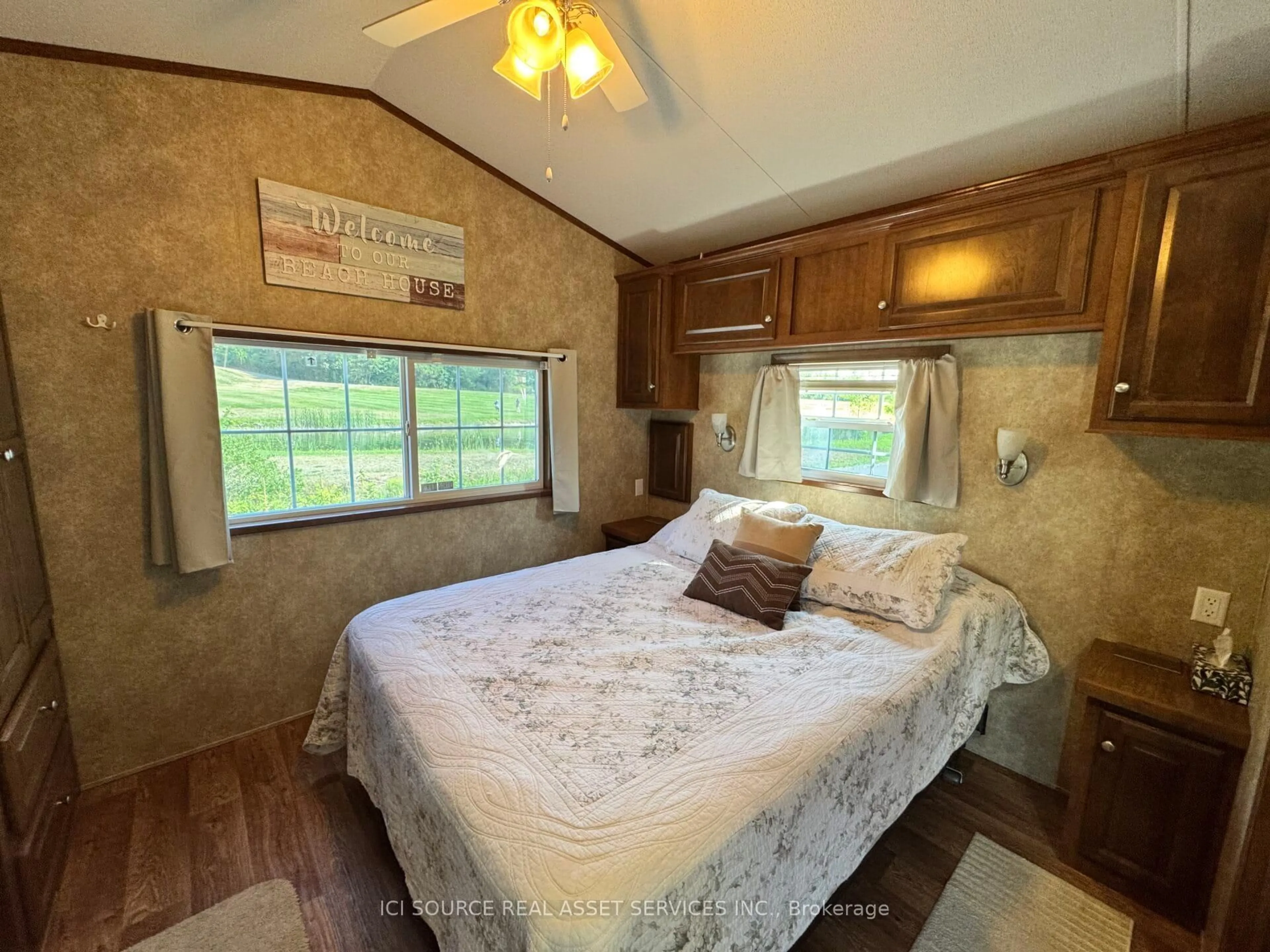 Bedroom with bed, unknown for 1235 Villiers Line #GDF011, Otonabee-South Monaghan Ontario K0L 2G0