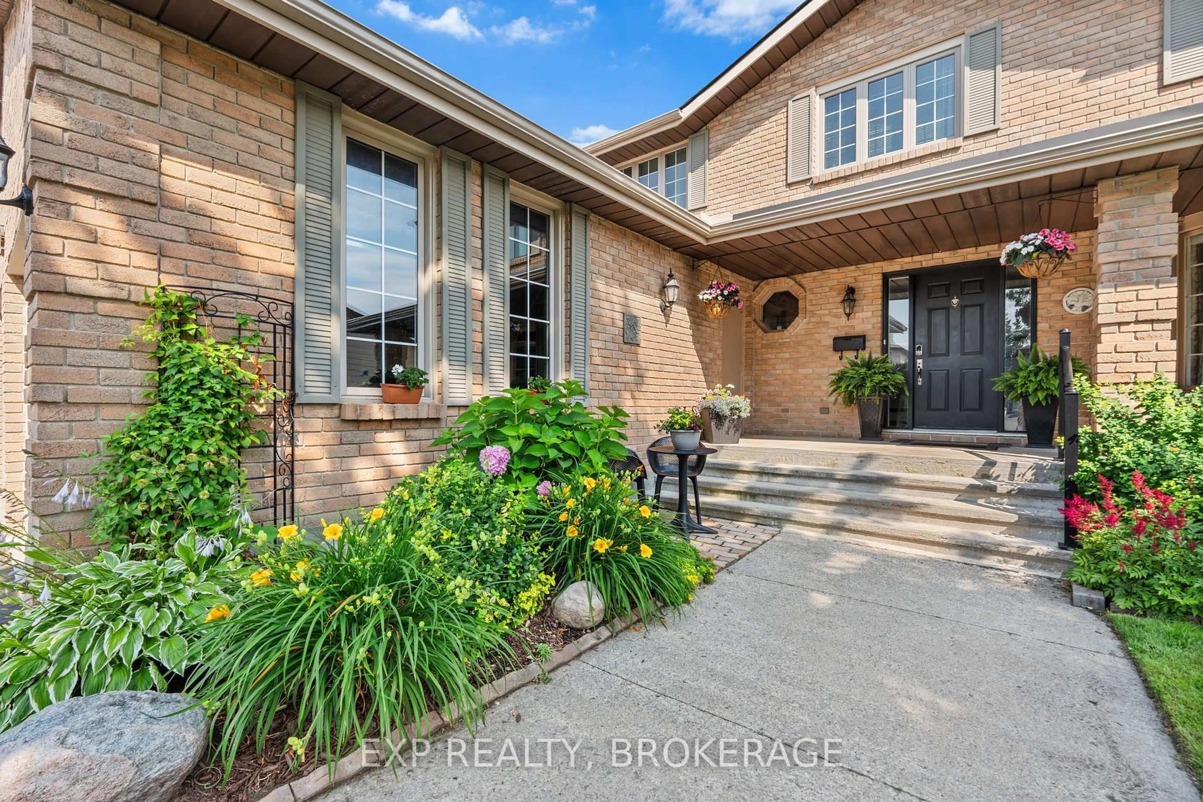 Indoor entryway for 564 BRAESIDE Cres, Kingston Ontario K7P 1G8