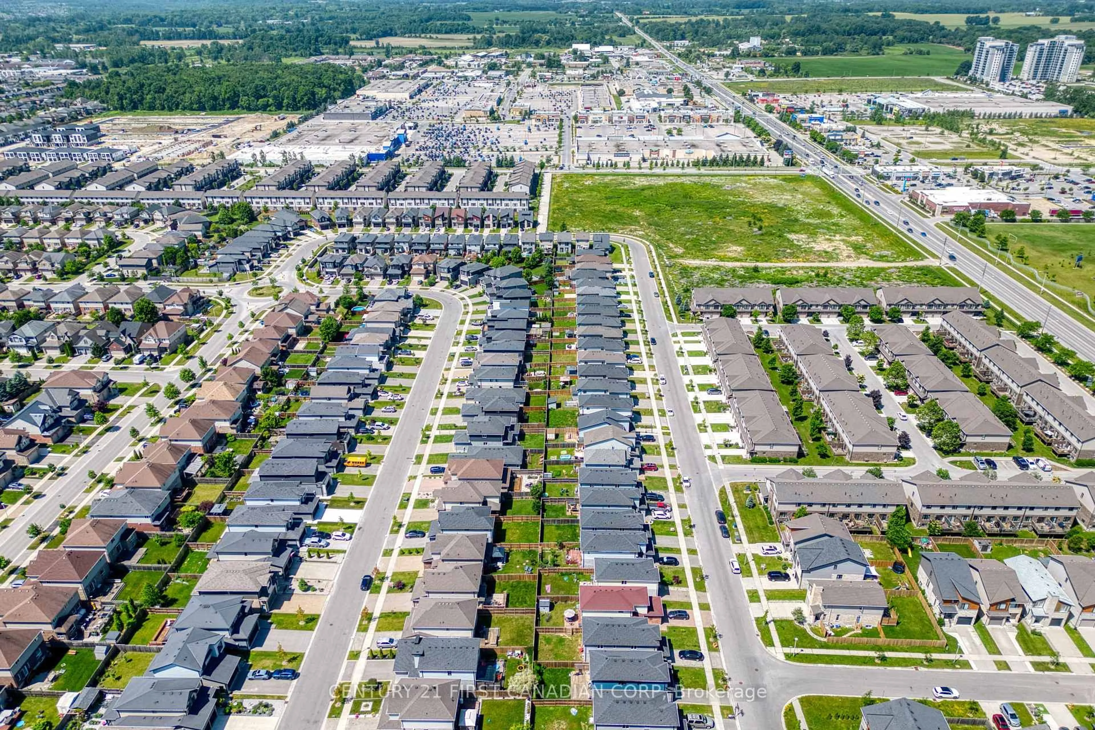A pic from outside/outdoor area/front of a property/back of a property/a pic from drone, street for 770 Freeport St, London North Ontario N6G 0R4