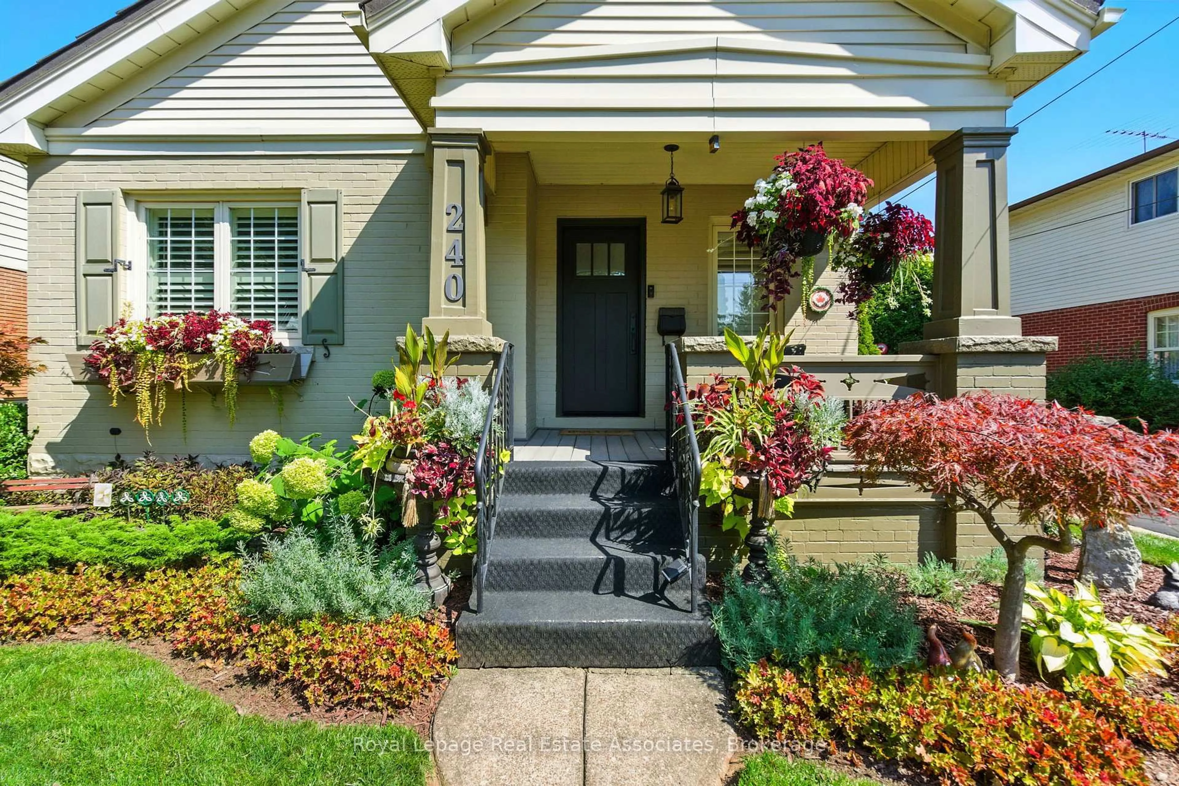 Indoor entryway for 240 Mill St, Hamilton Ontario L0R 2H0