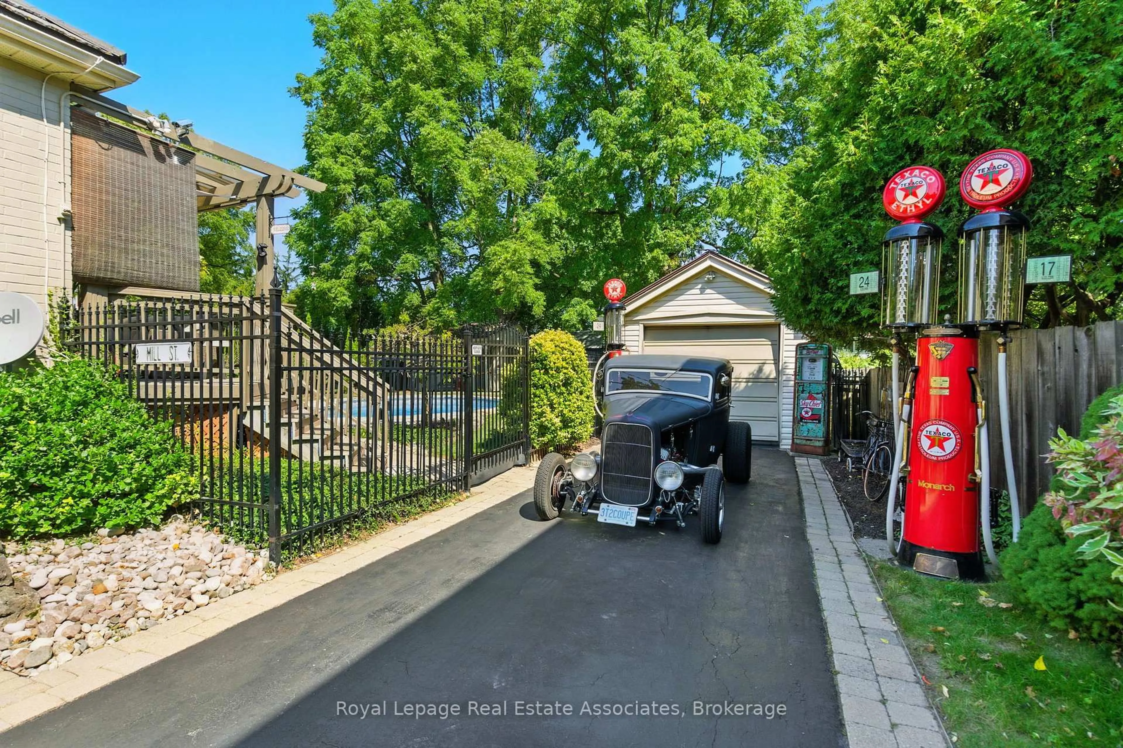 Unknown for 240 Mill St, Hamilton Ontario L0R 2H0