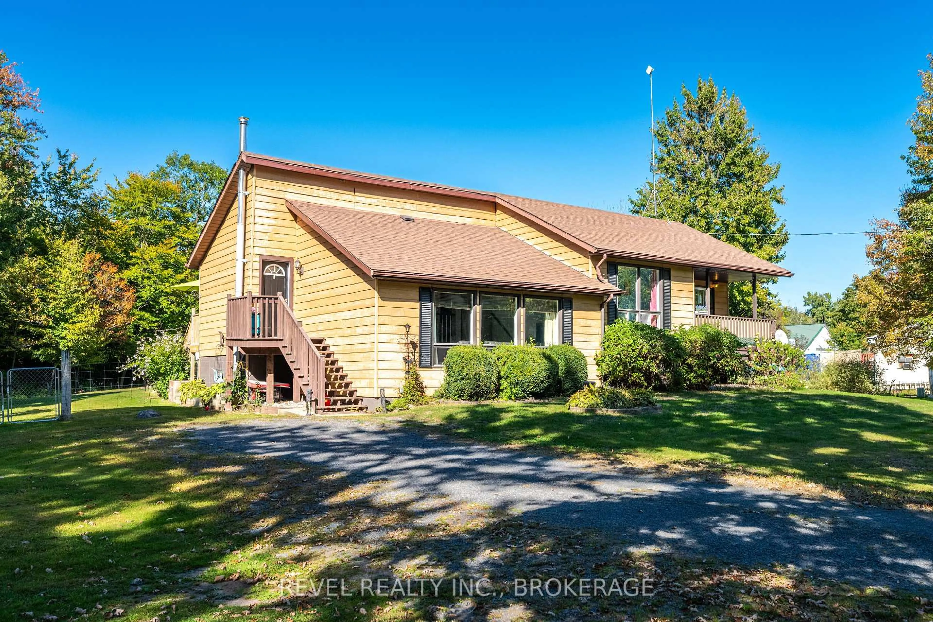 A pic from outside/outdoor area/front of a property/back of a property/a pic from drone, unknown for 930 Haig Rd, Front of Leeds & Seeleys Bay Ontario K0E 1L0