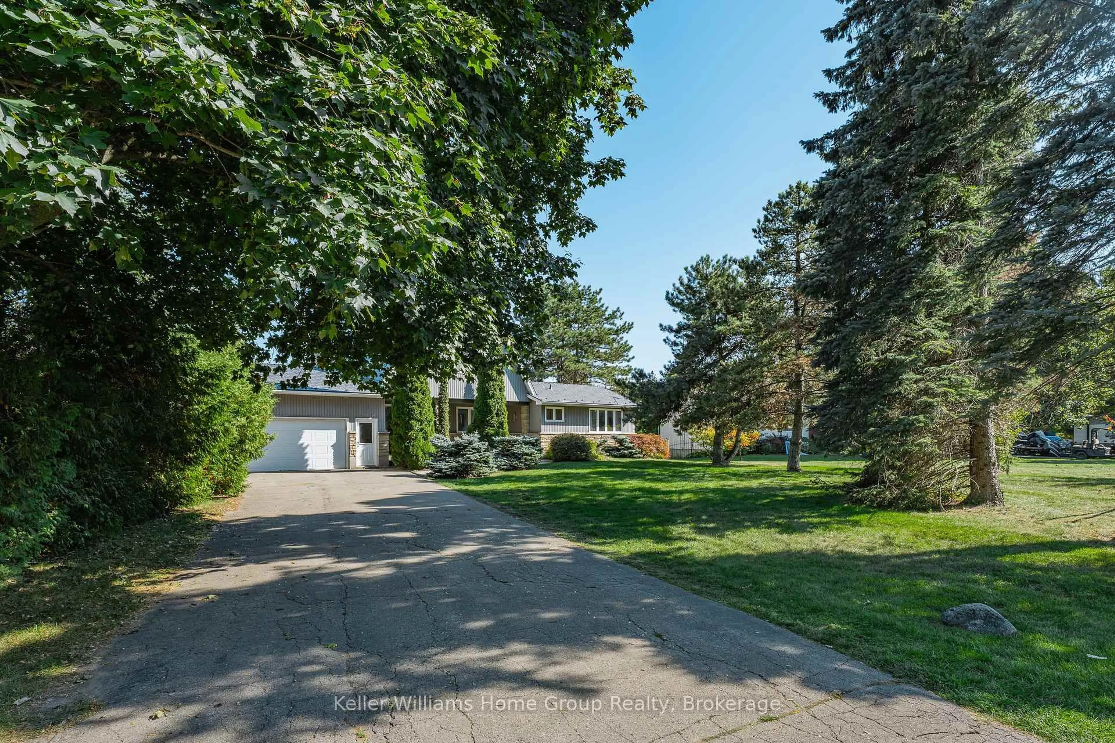 A pic from outside/outdoor area/front of a property/back of a property/a pic from drone, street for 137 RENNIE Blvd, Centre Wellington Ontario N1M 2W4