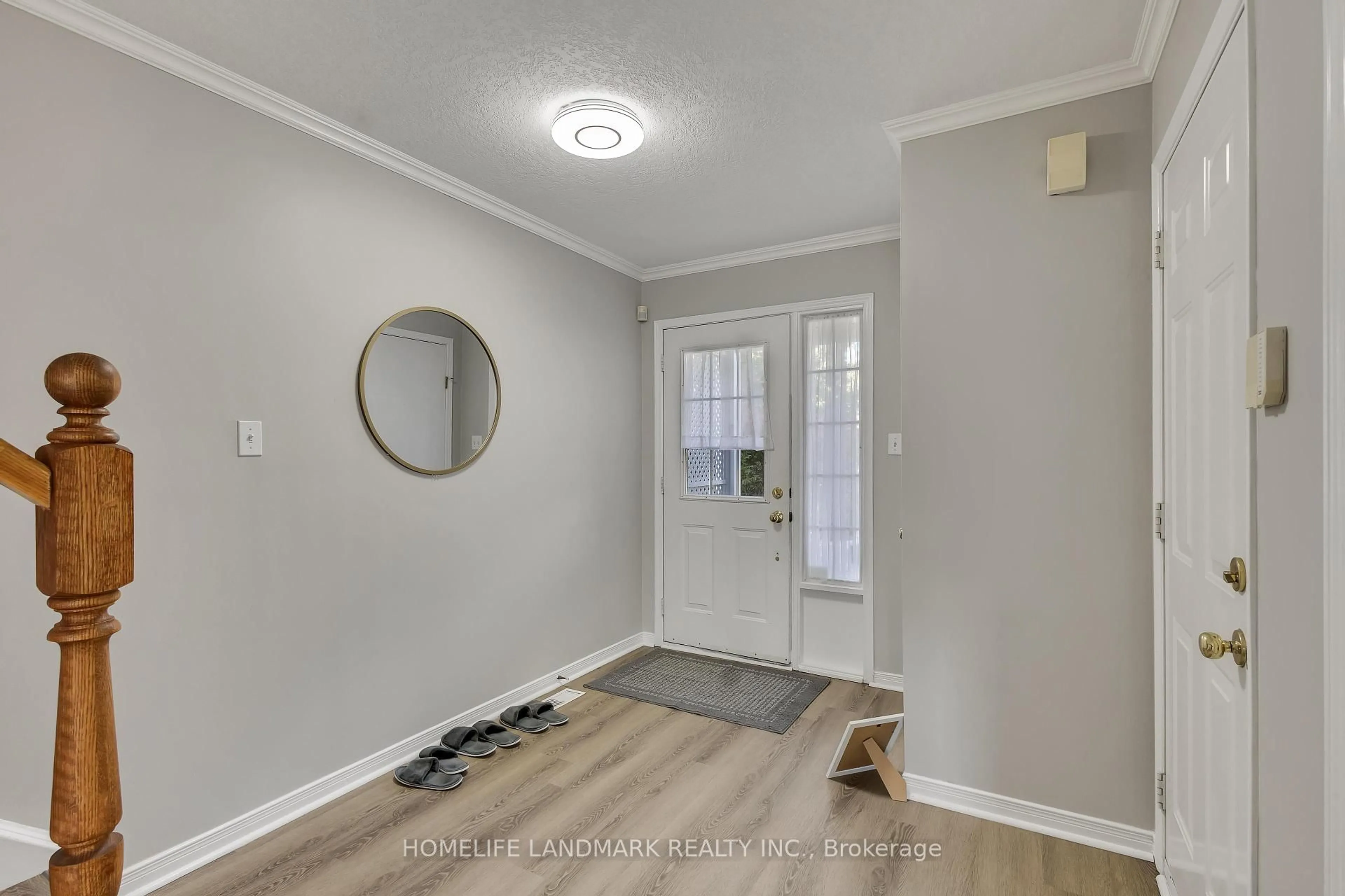 Indoor entryway for 209 Deacon Wood Pl, Waterloo Ontario N2T 2S1