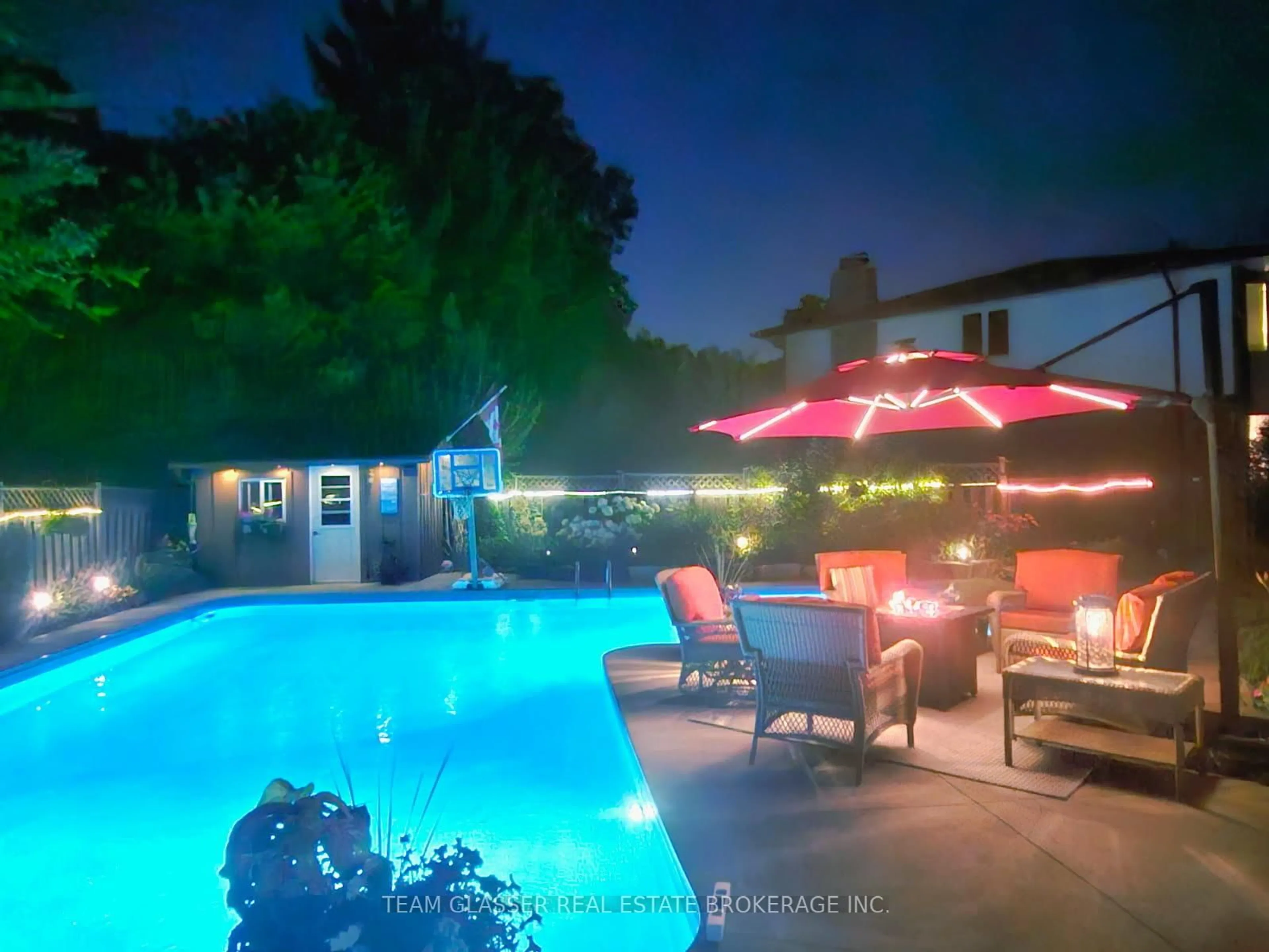 Pool for 33 HILLCREST Crt, Middlesex Centre Ontario N0L 1E0