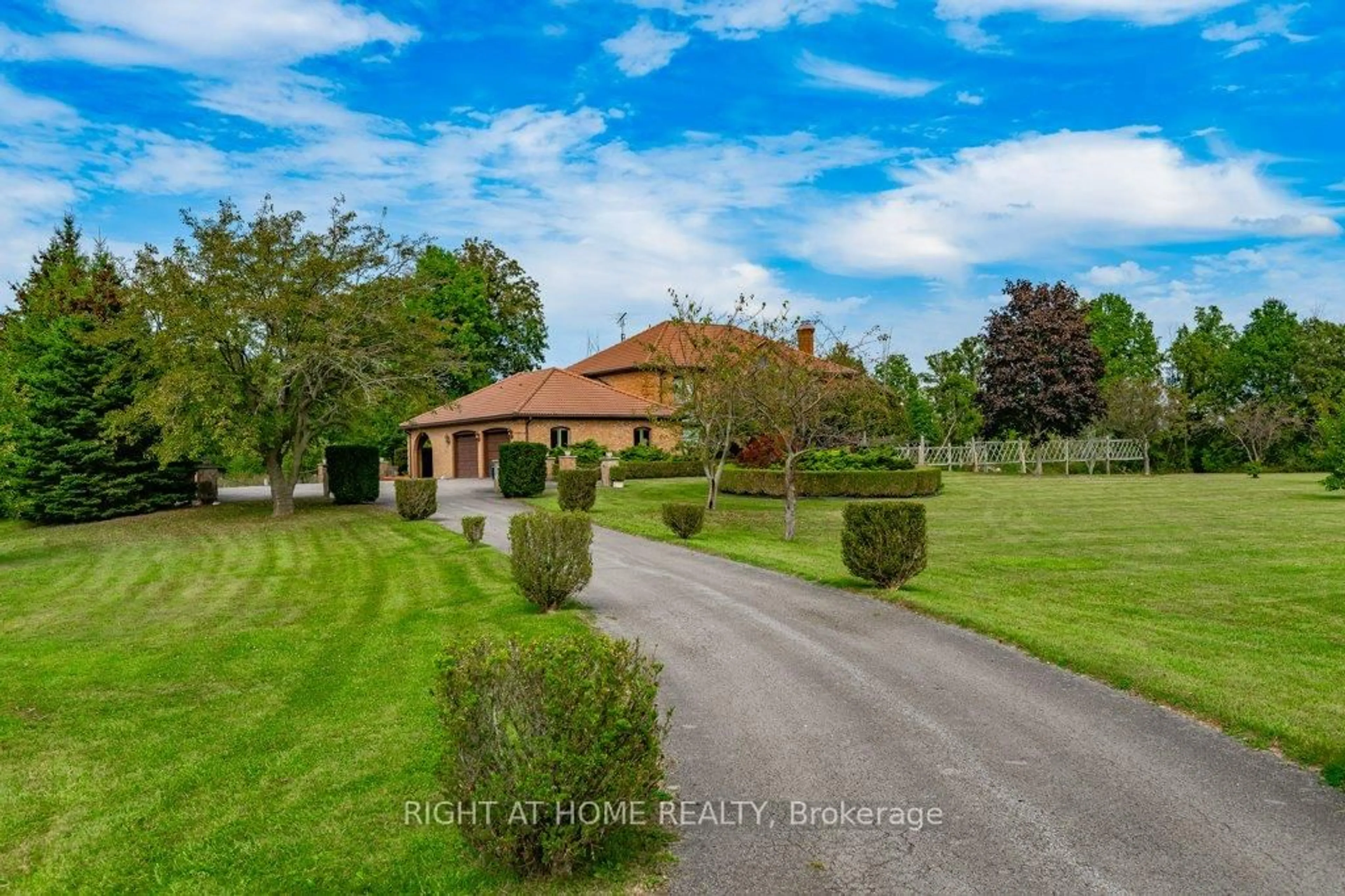 A pic from outside/outdoor area/front of a property/back of a property/a pic from drone, street for 2650 Garrison Rd, Fort Erie Ontario L0S 1N0