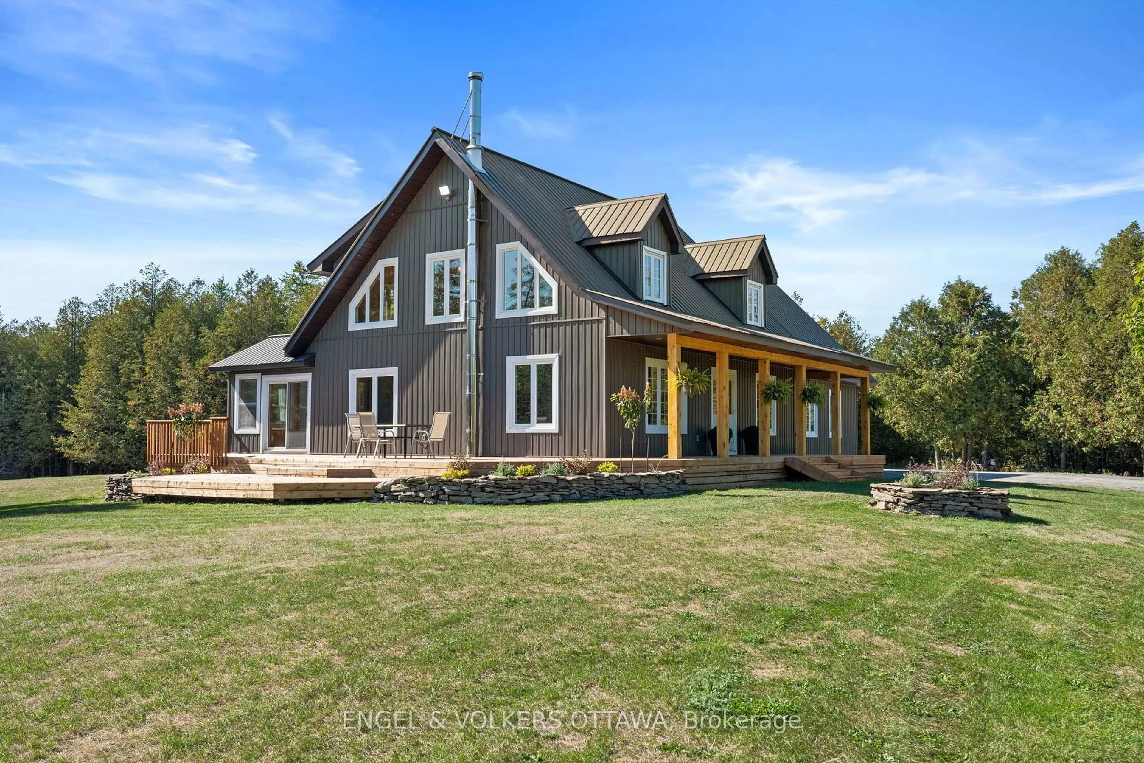 Home with vinyl exterior material, mountain view for 4682 Beckwith Boundary Rd, Ashton Ontario K0A 1B0