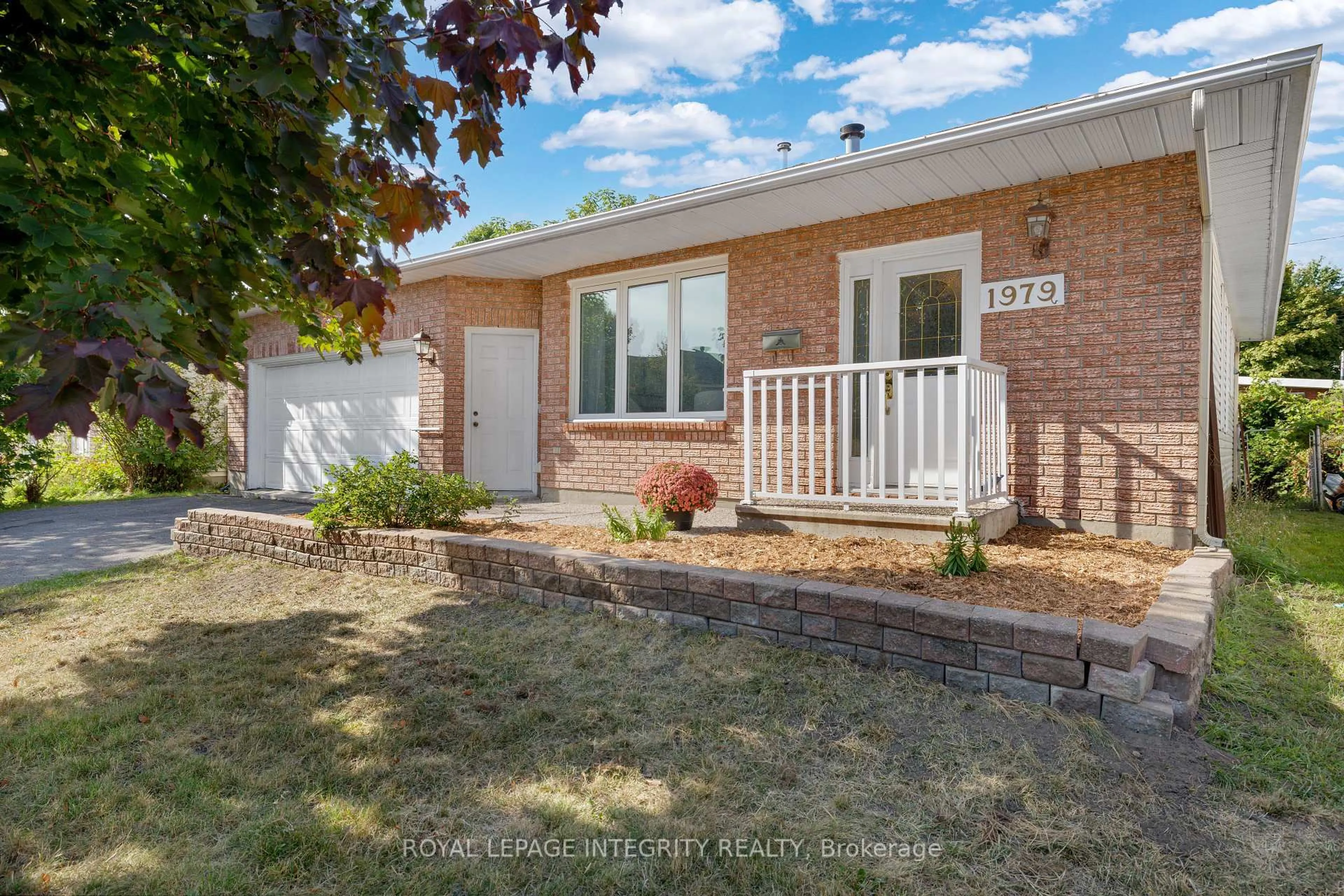 Home with brick exterior material, street for 1979 Jasper Ave, Ottawa Ontario K1V 0X9