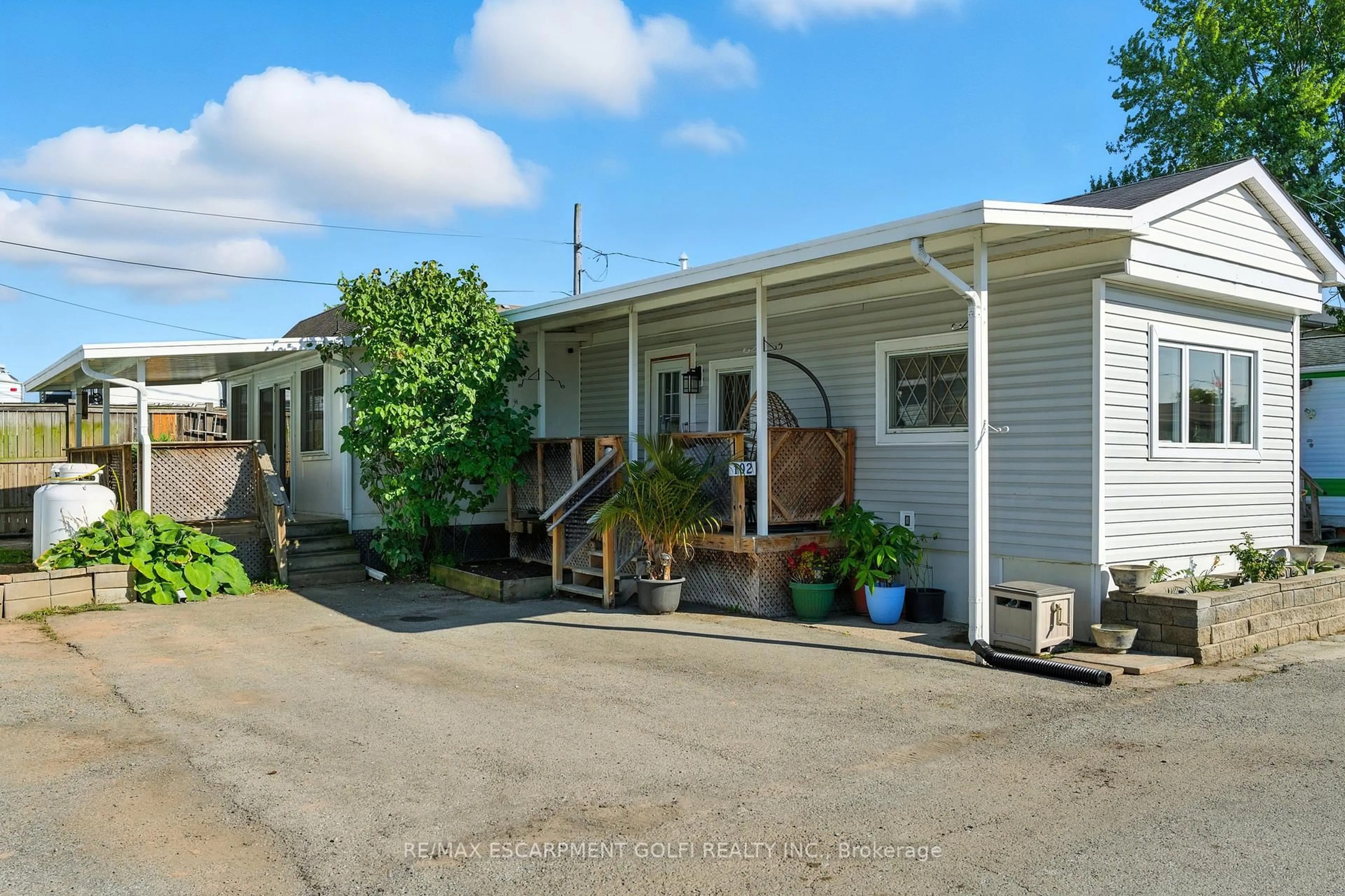 Unknown for 241 St. Paul St #102, St. Catharines Ontario L2S 2E5