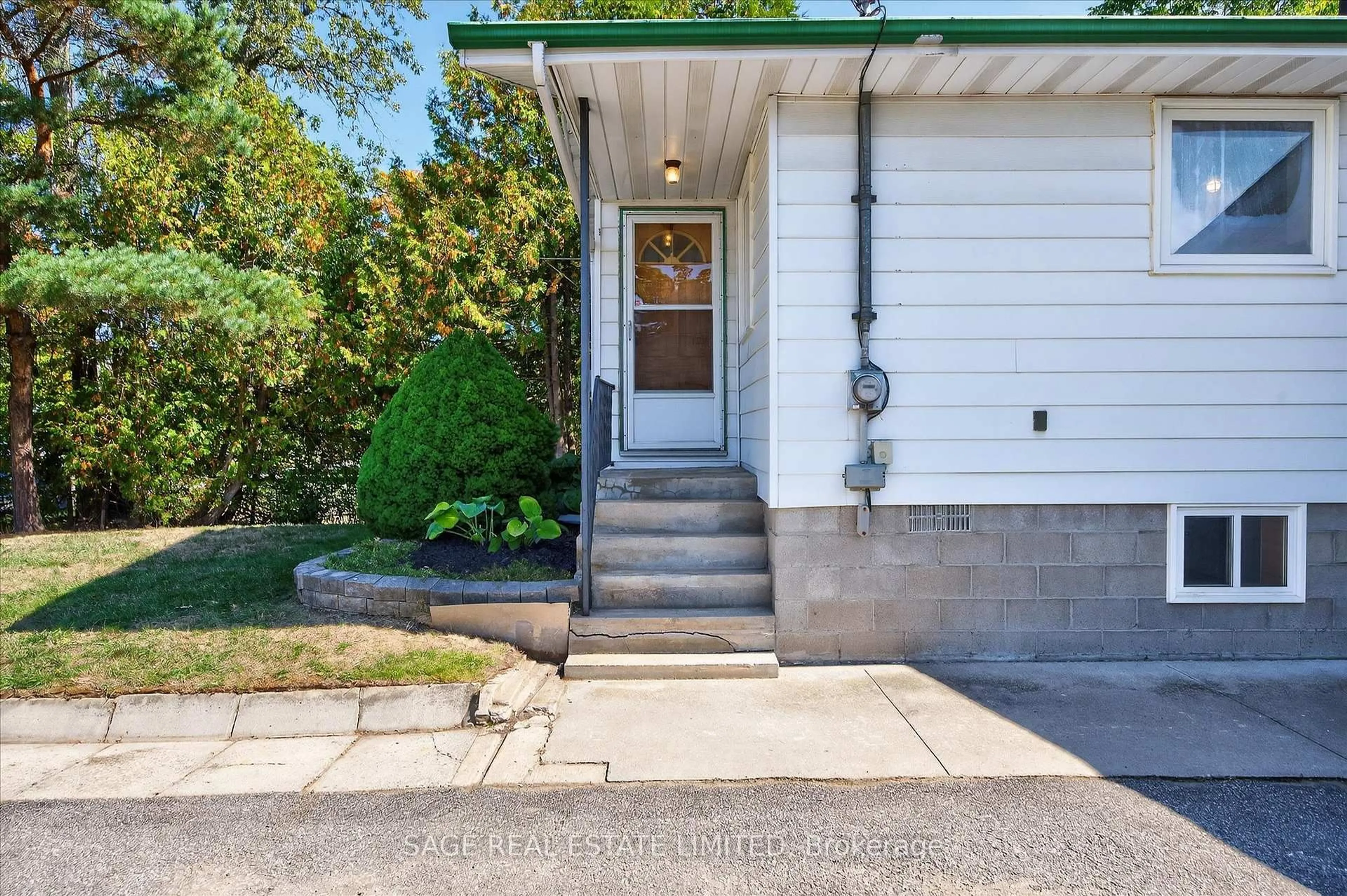 Unknown for 48 Queen St, Kawartha Lakes Ontario K0M 1A0