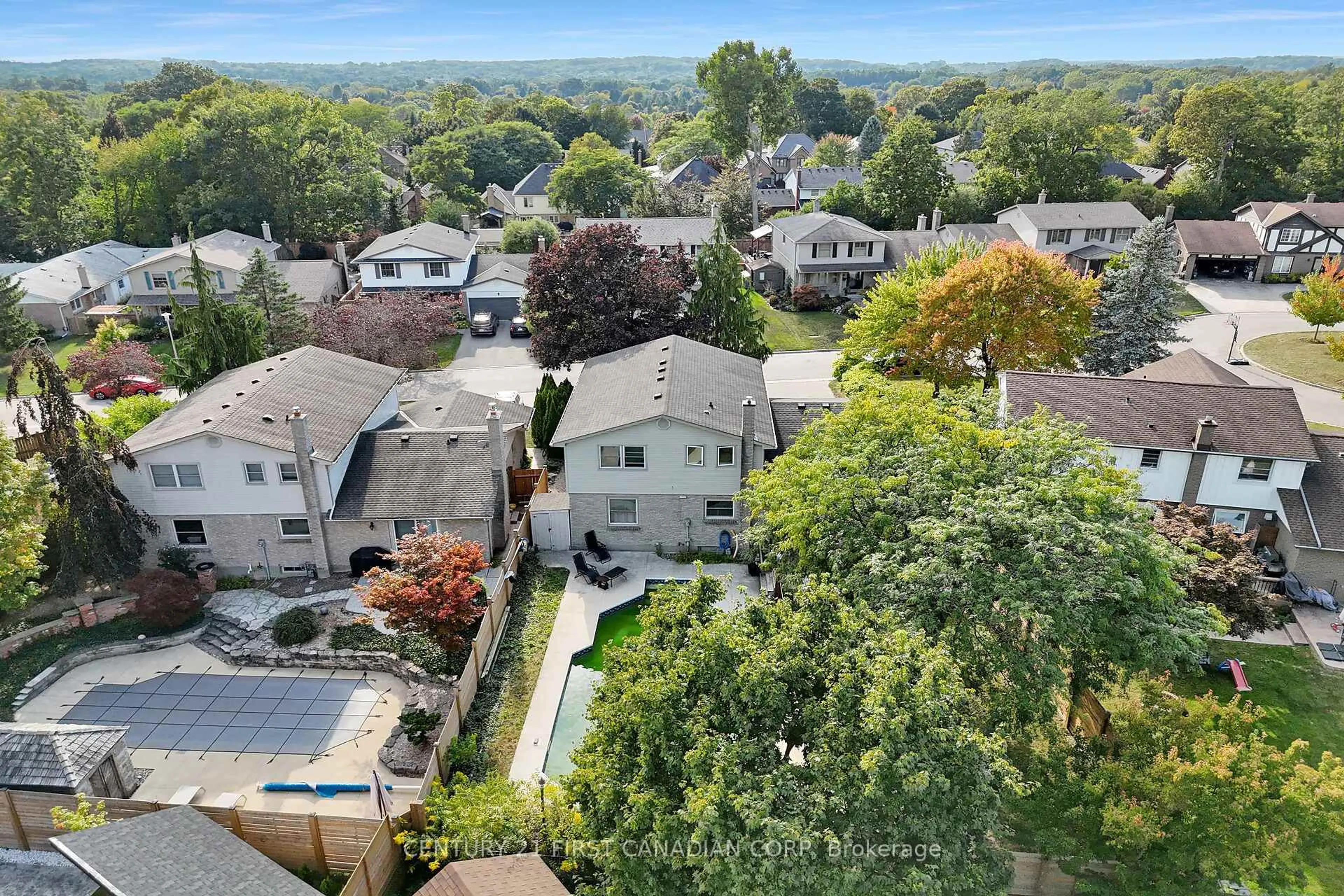 A pic from outside/outdoor area/front of a property/back of a property/a pic from drone, street for 1027 Flintlock Crt, London North Ontario N6H 4M3