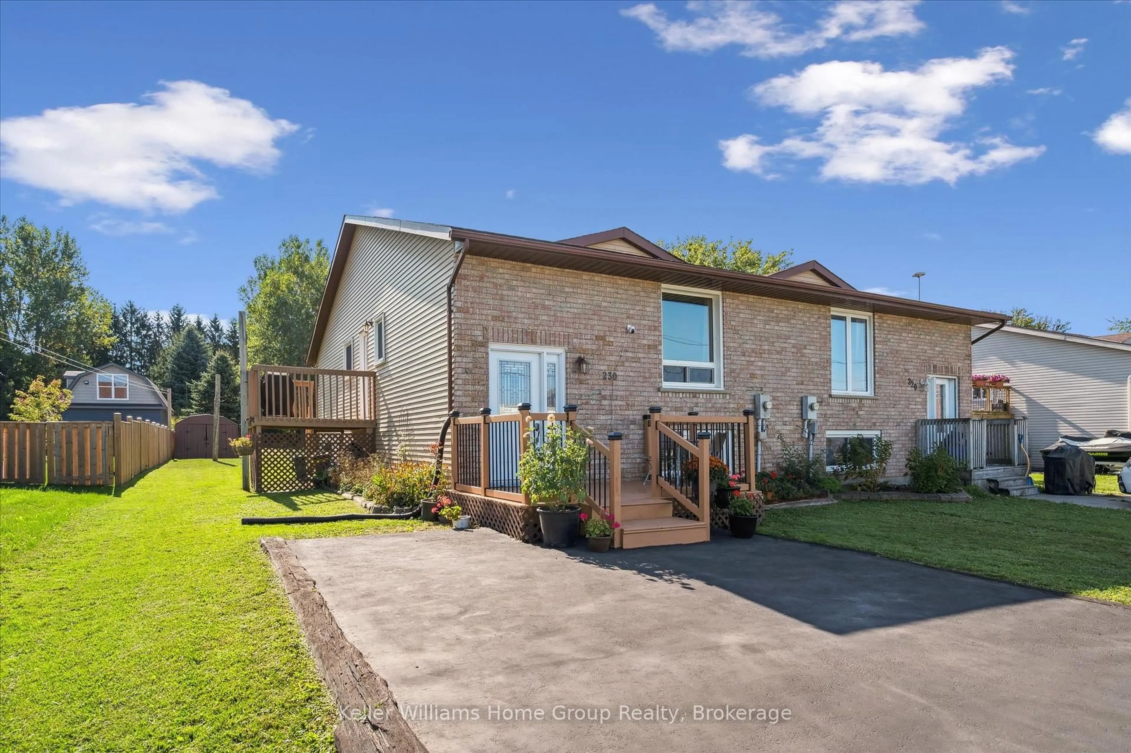 A pic from outside/outdoor area/front of a property/back of a property/a pic from drone, street for 230 Gordon St, Centre Wellington Ontario N1M 2W3
