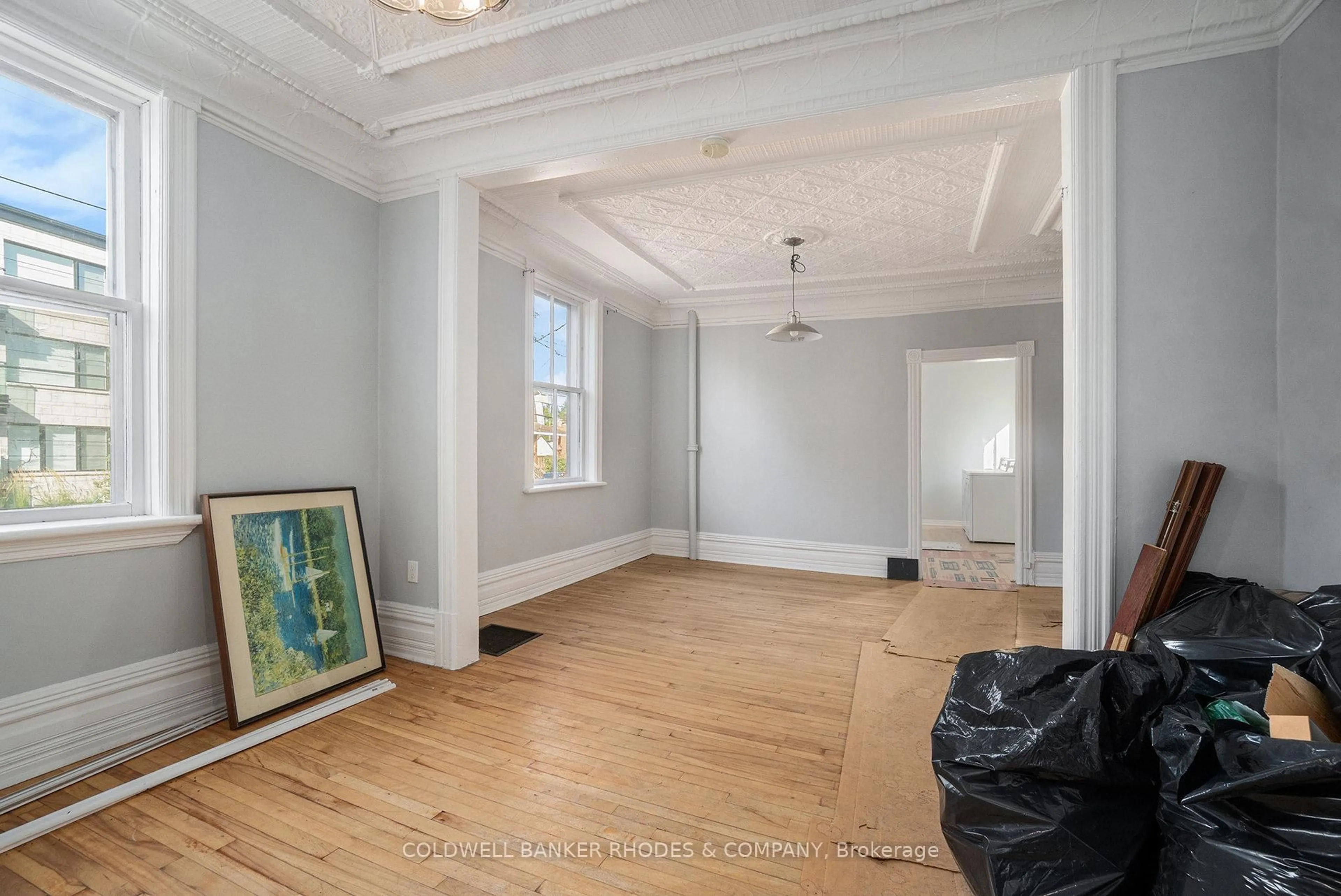 A pic of a room for 309 Picton Ave, Ottawa Ontario K1Z 6V4
