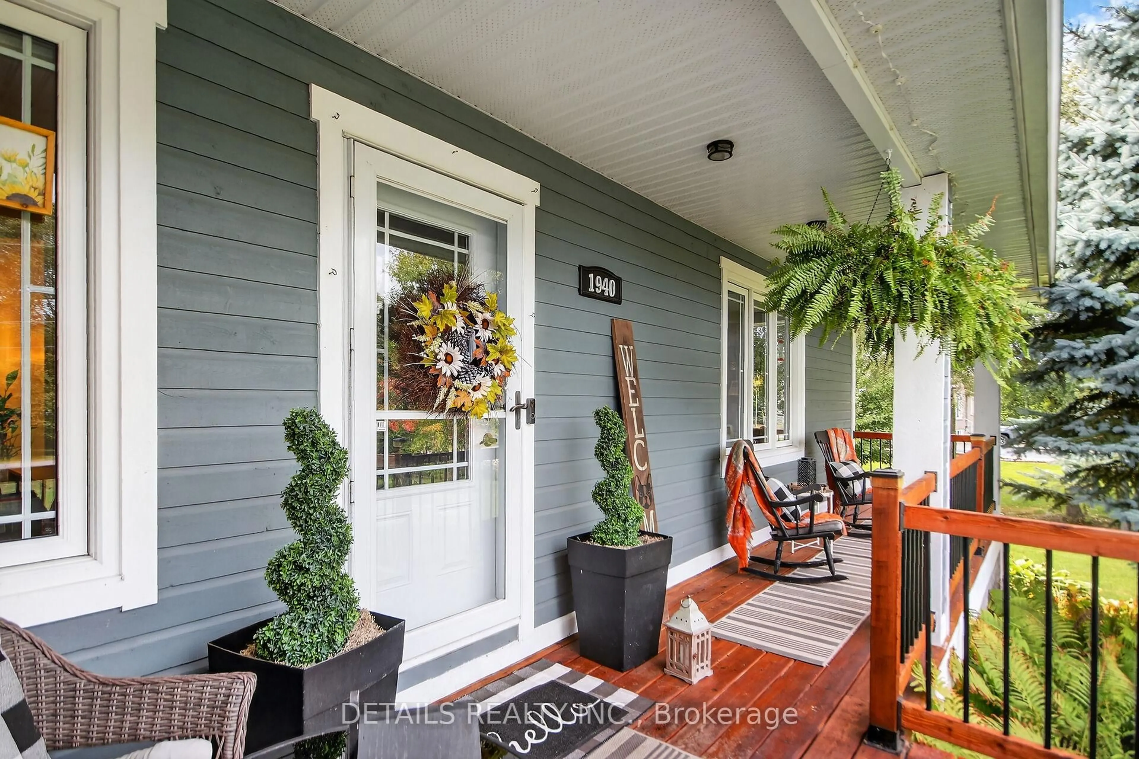 Indoor entryway for 1940 Rollin Pl, Vars Ontario K0A 3H0