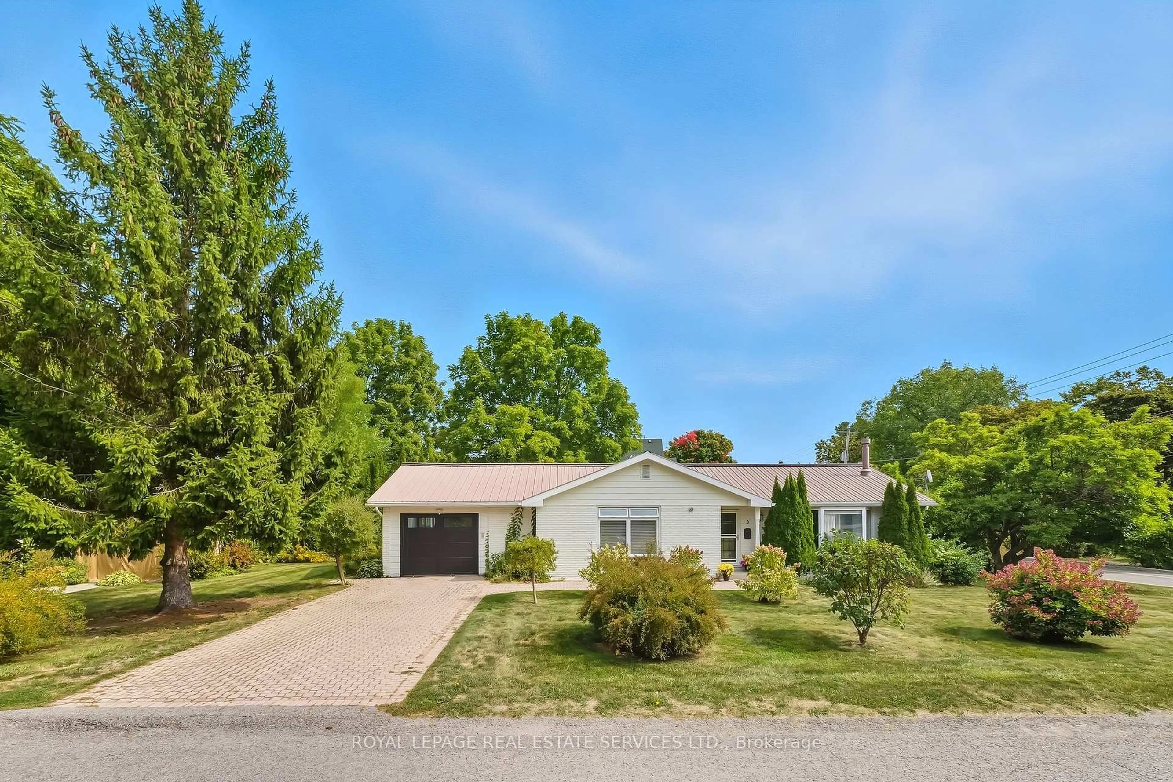A pic from outside/outdoor area/front of a property/back of a property/a pic from drone, street for 3 Cheer Dr, Brighton Ontario K0K 1H0