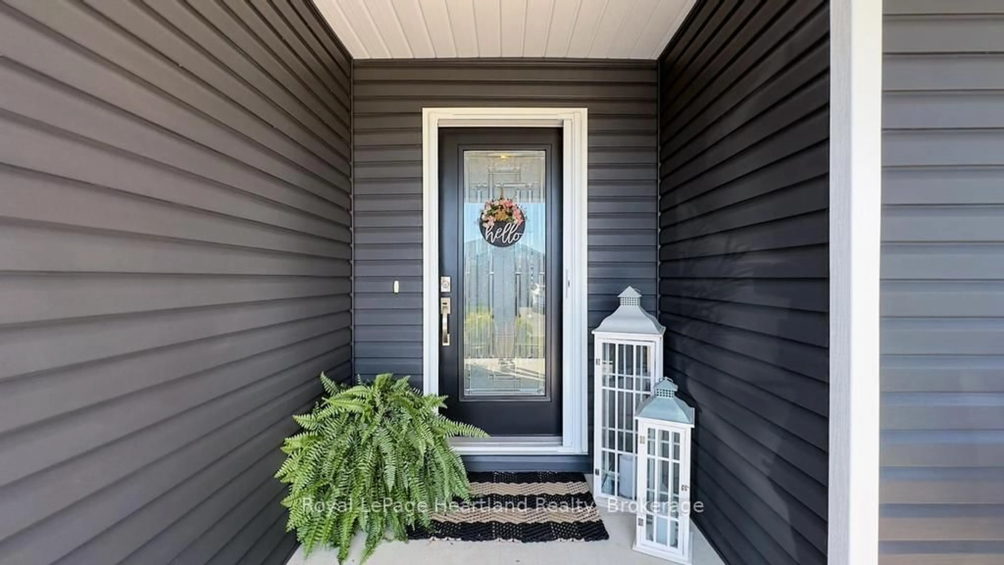 Indoor entryway for 14 BLUE Blvd, Ashfield-Colborne-Wawanosh Ontario N7A 0B8
