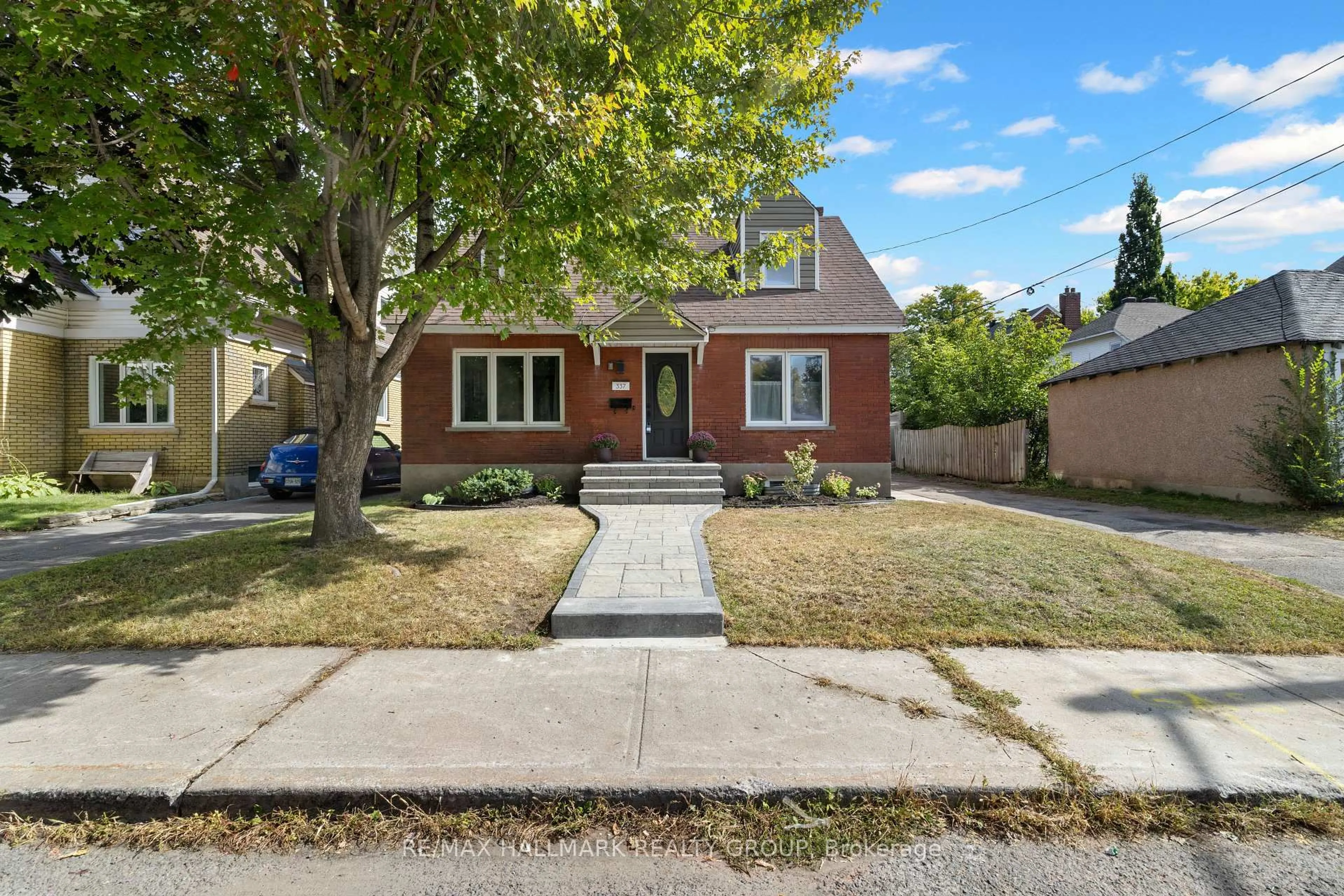 Home with brick exterior material, street for 337 Hinton Ave, Ottawa Ontario K1Y 1A4