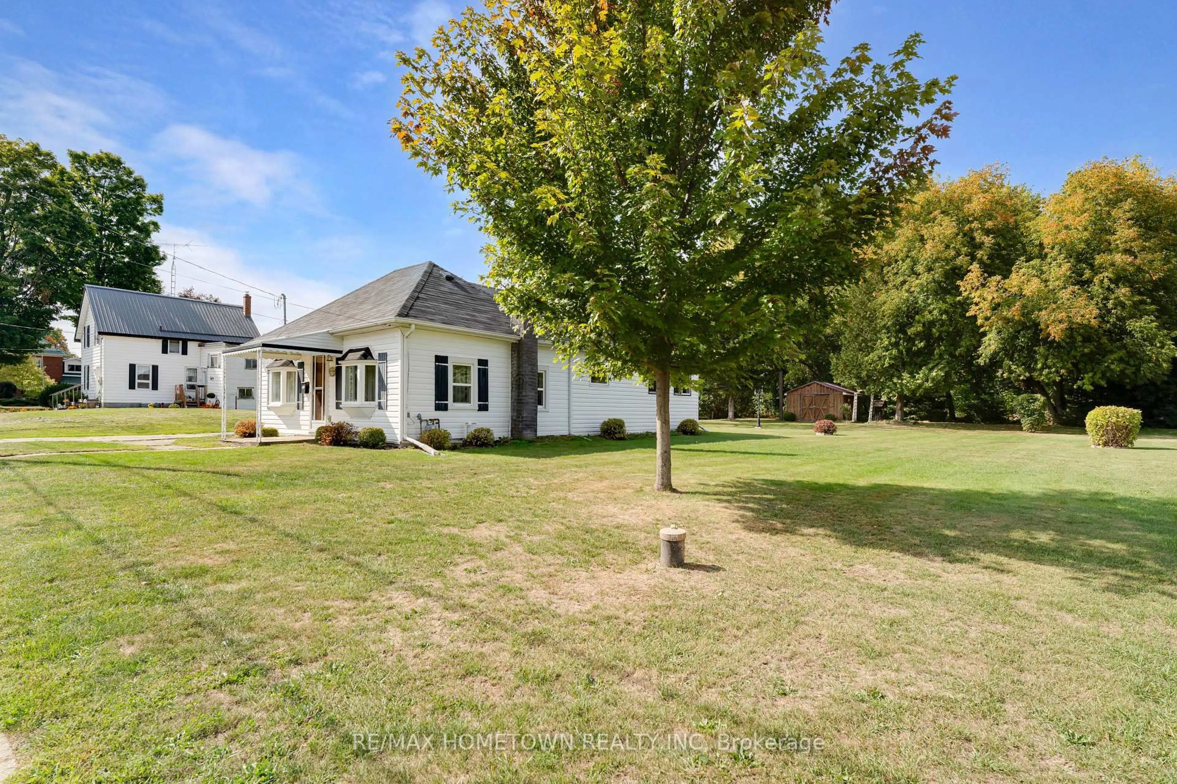 A pic from outside/outdoor area/front of a property/back of a property/a pic from drone, street for 28 Wiltse St, Athens Ontario K0E 1B0