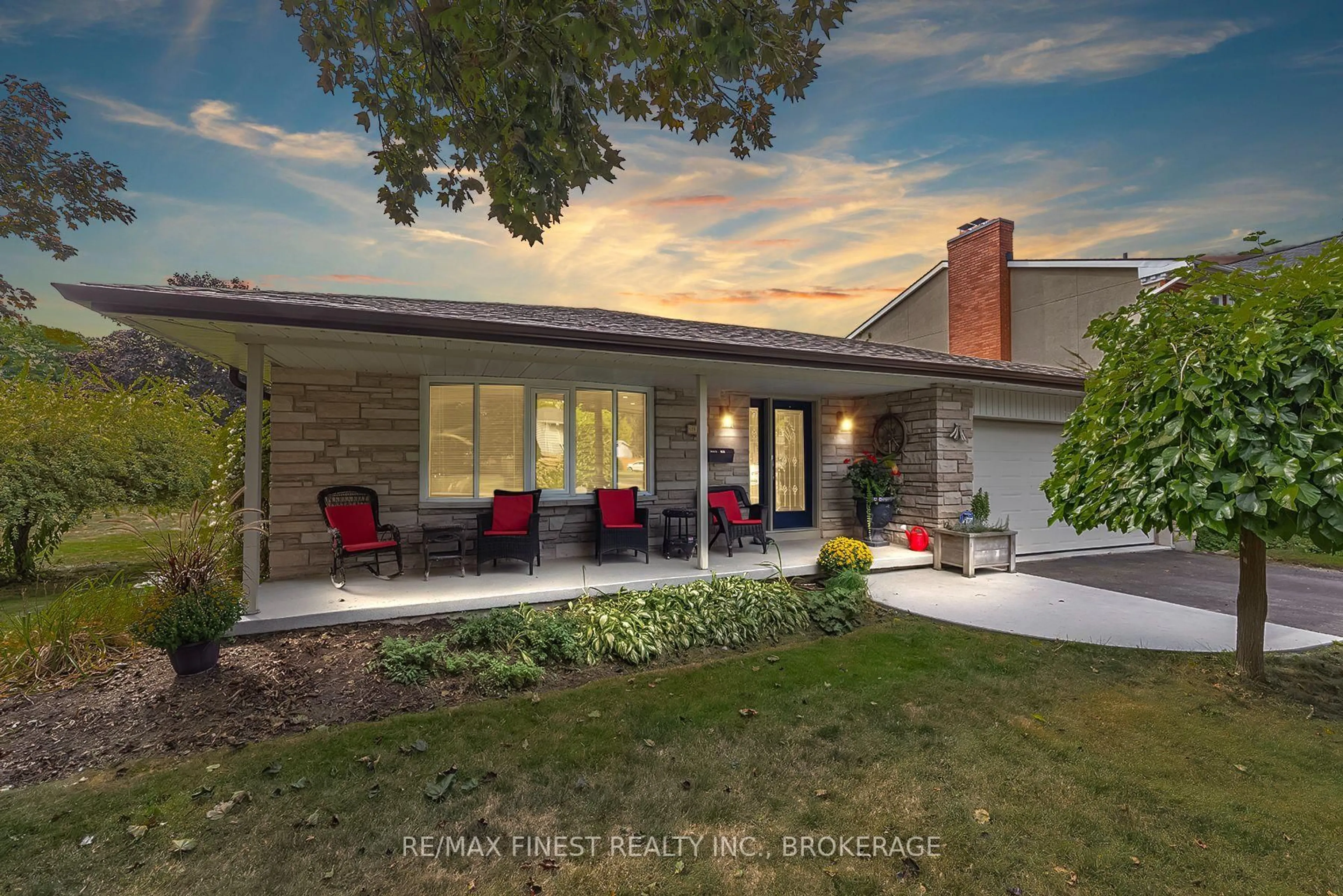 Patio, street for 895 Brodie Ave, Kingston Ontario K7M 4P8
