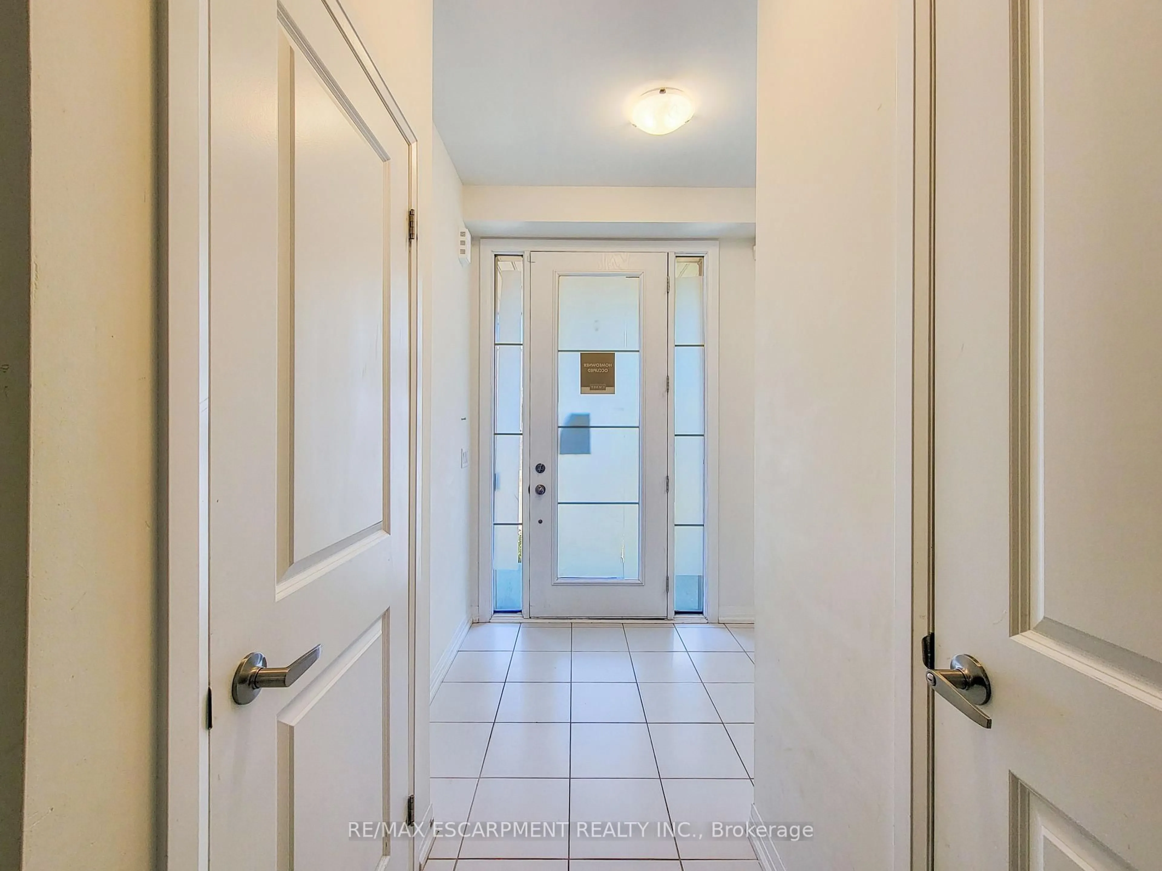 Indoor entryway for 10 Freedom Cres #4, Hamilton Ontario L0R 1W0