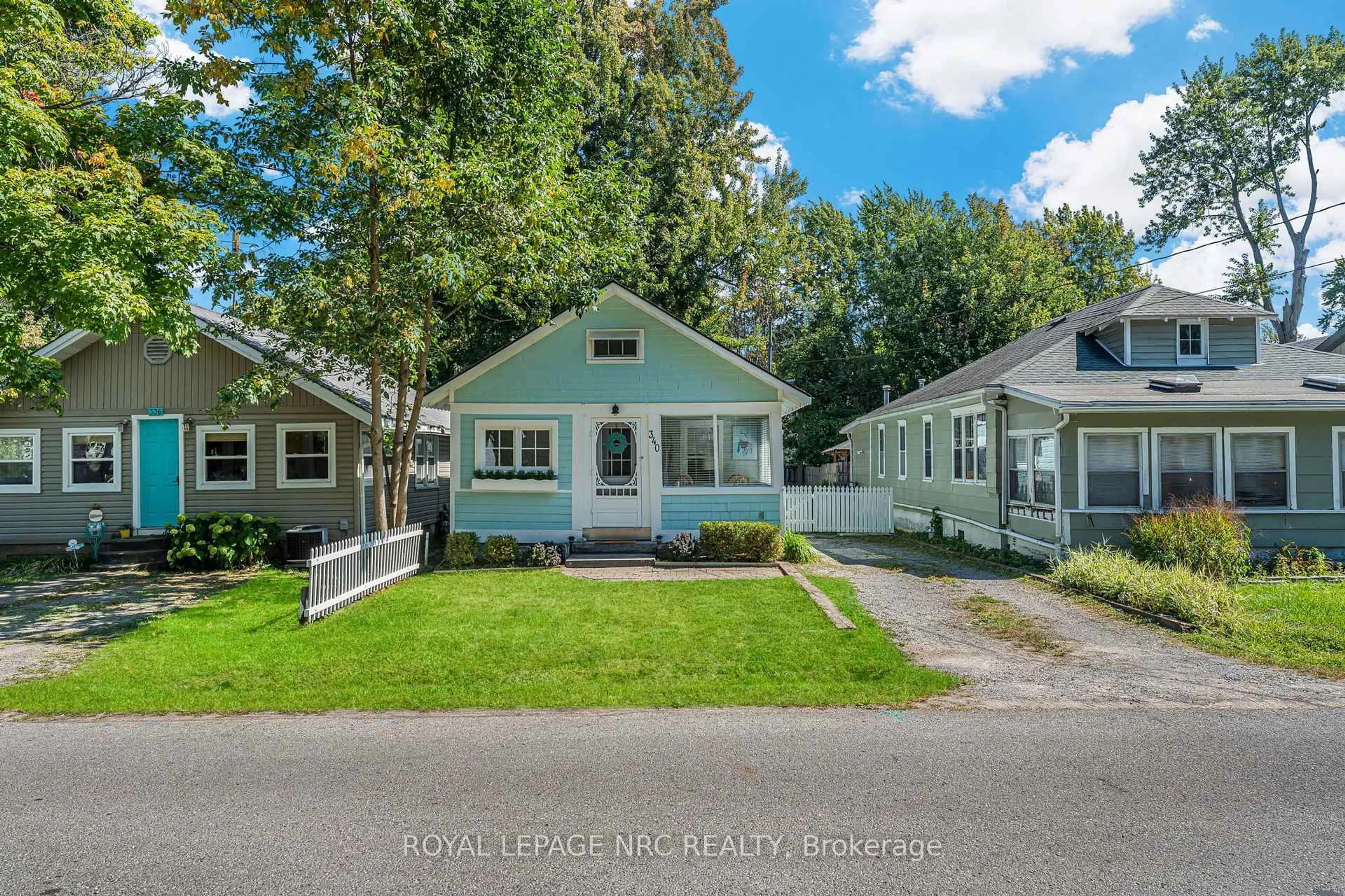 Home with vinyl exterior material, street for 340 SCHOOLEY Rd, Fort Erie Ontario L0S 1B0