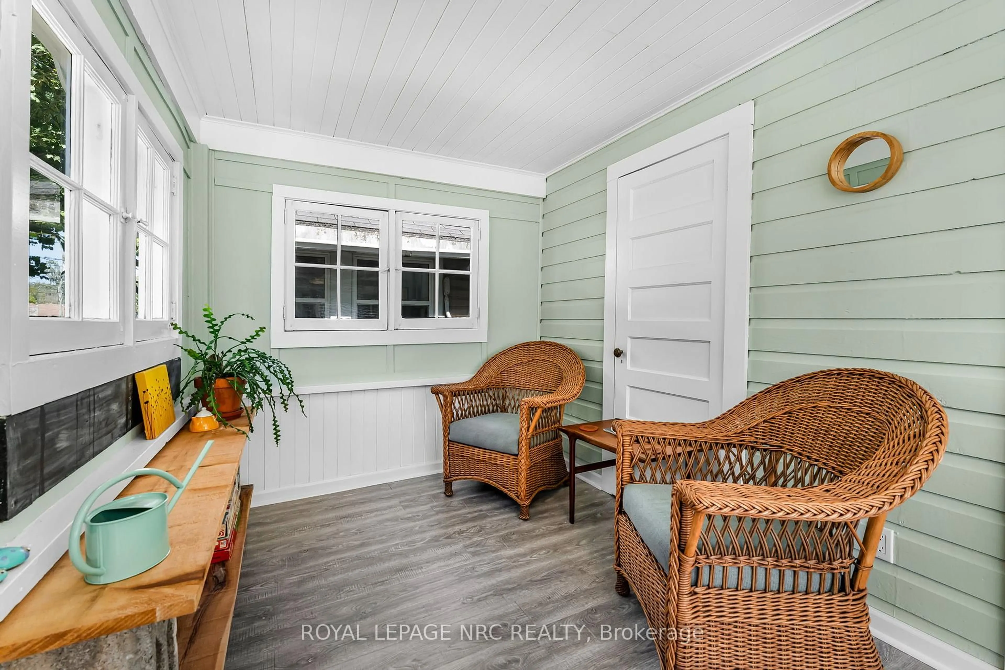 Indoor entryway for 340 SCHOOLEY Rd, Fort Erie Ontario L0S 1B0