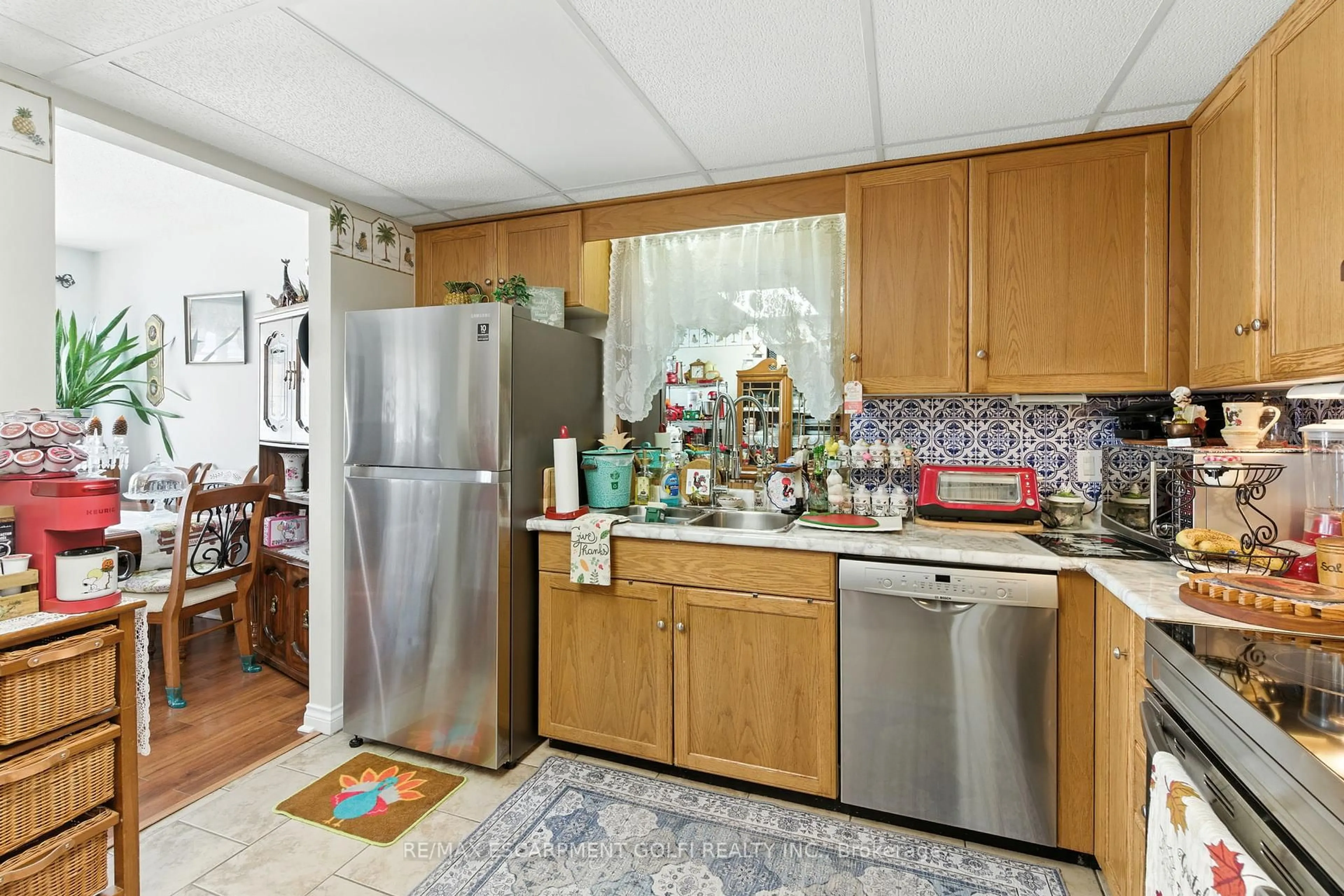 Standard kitchen, unknown for 6381 Dunn St #104, Niagara Falls Ontario L2G 2P6